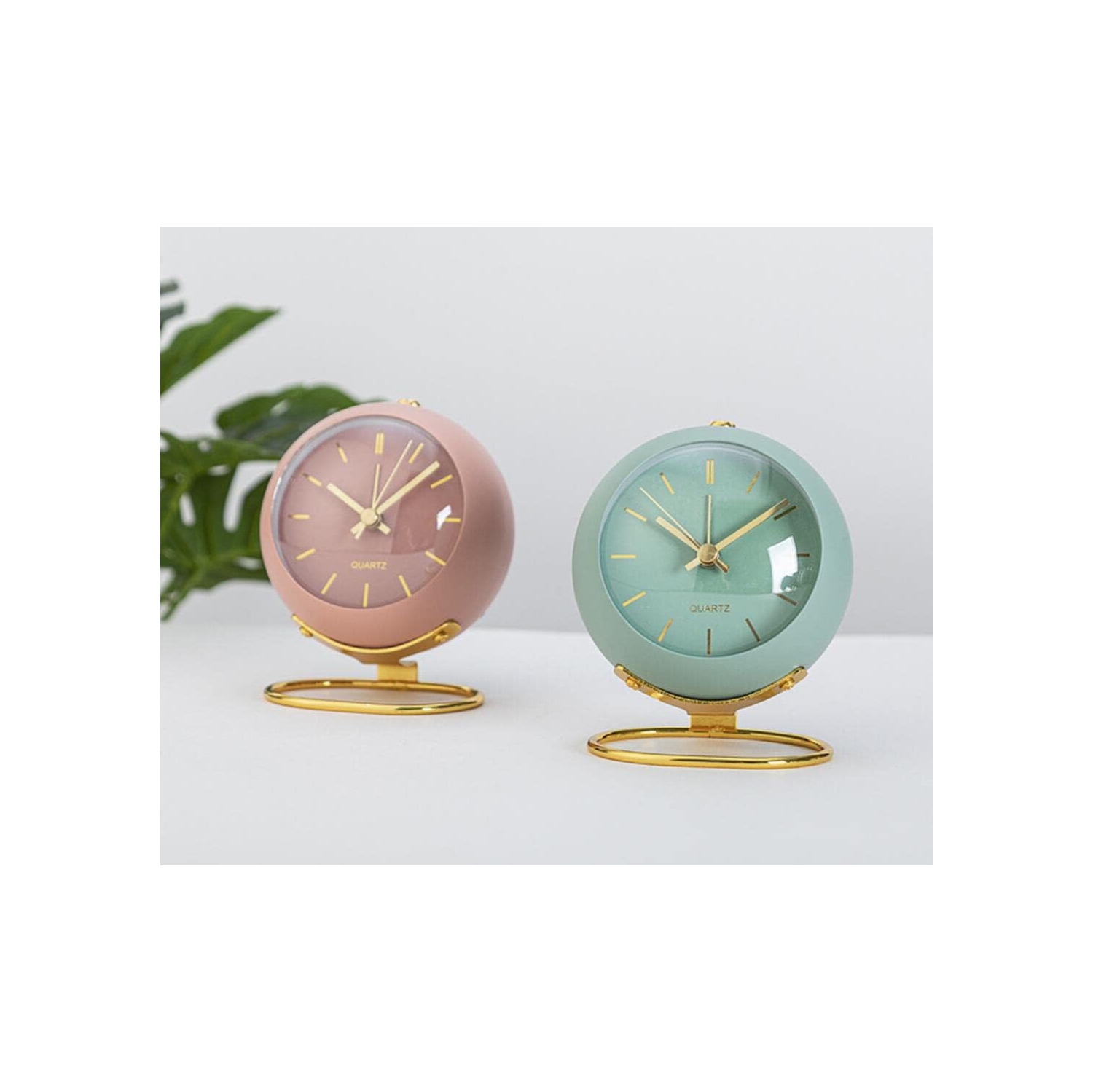 Horloge de table électronique Nordic Creative, réveil simple pour enfants, nouvelle horloge pointue lumineuse silencieuse pour étudiants de bureau –