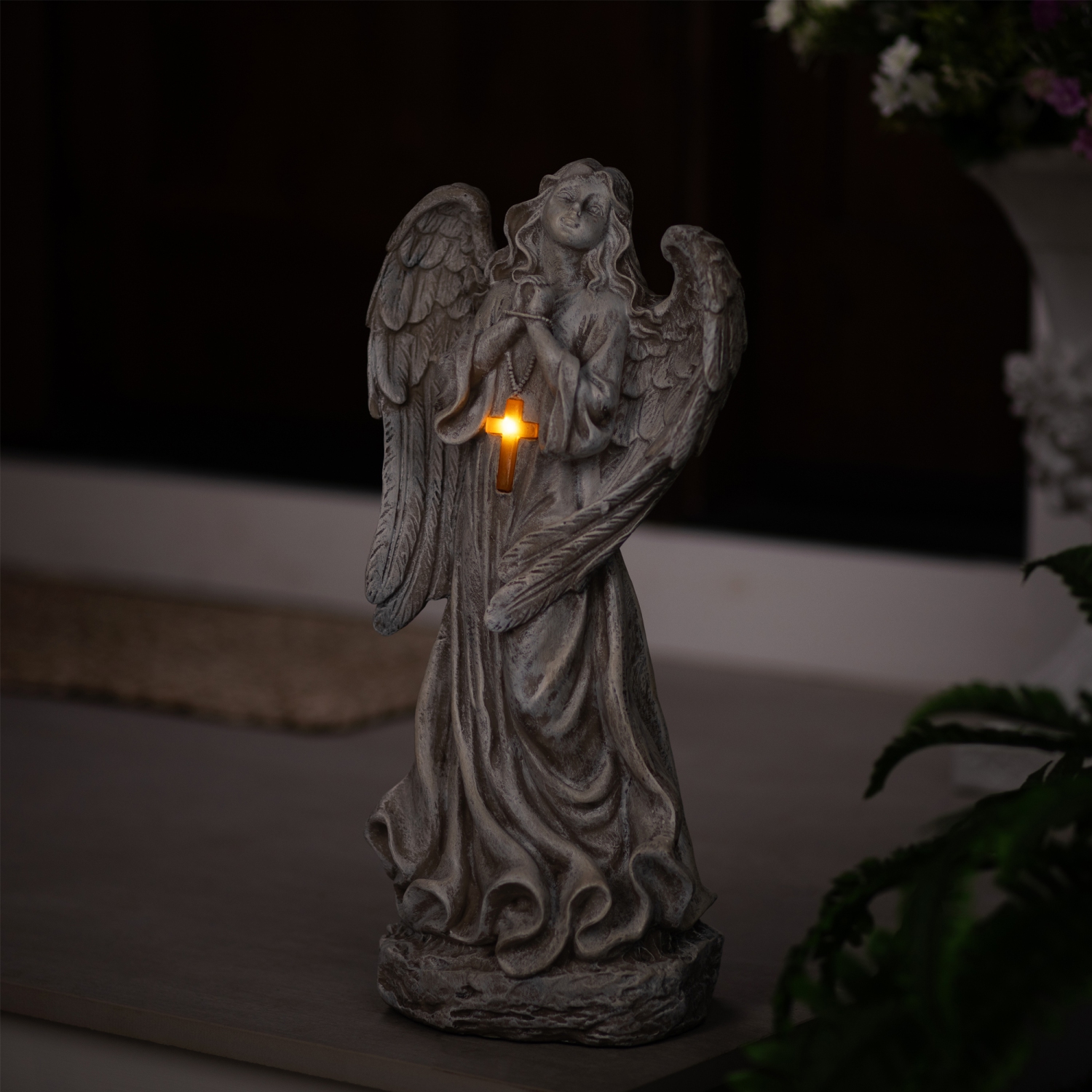 Ange lumineux solaire avec statue en forme de croix de LED - 19 po
