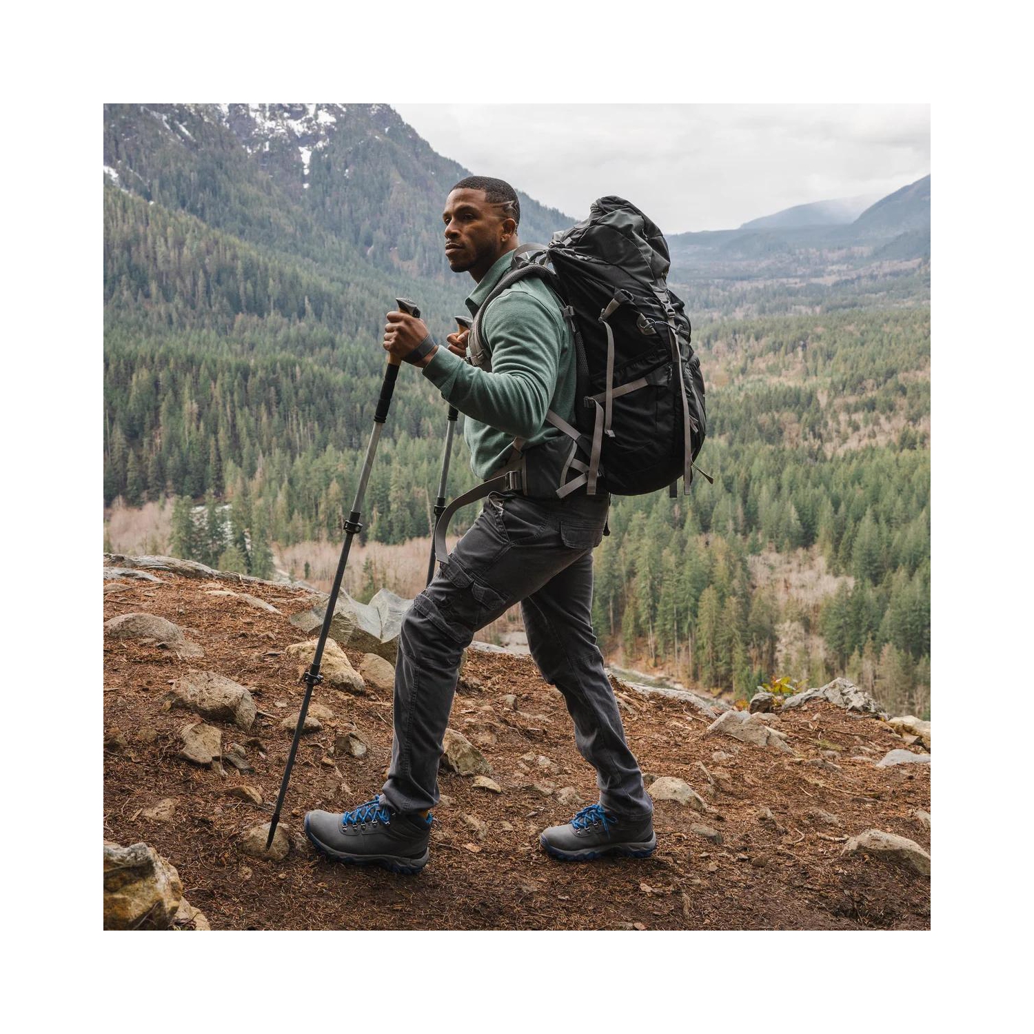 Bâtons de randonnée extensibles en fibre de carbone à 100 % de Cascade Mountain Tech avec poignées en liège