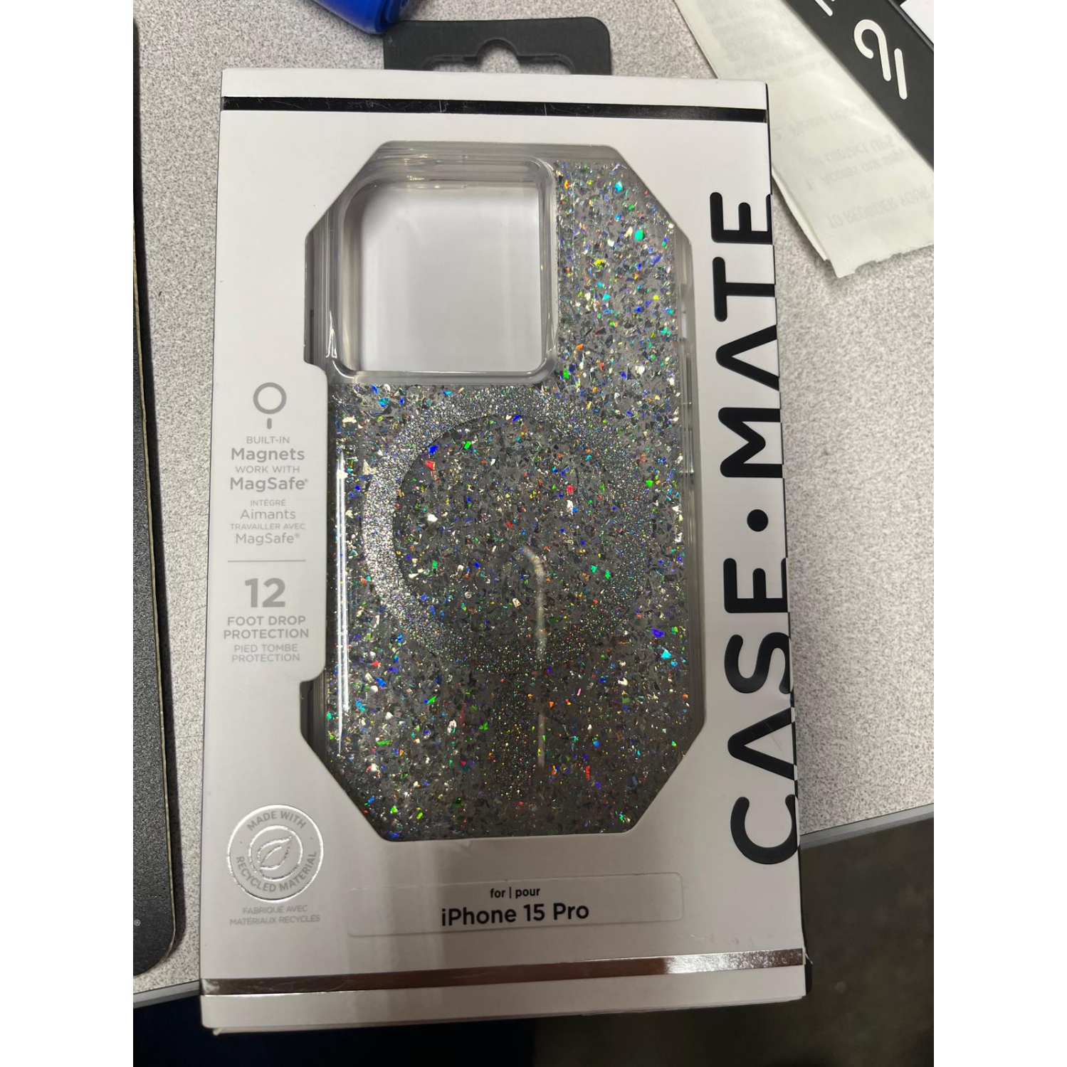 Les aimants de Case-Mate pour iPhone 15 Pro fonctionnent avec l'étui Magsafe Twinkle