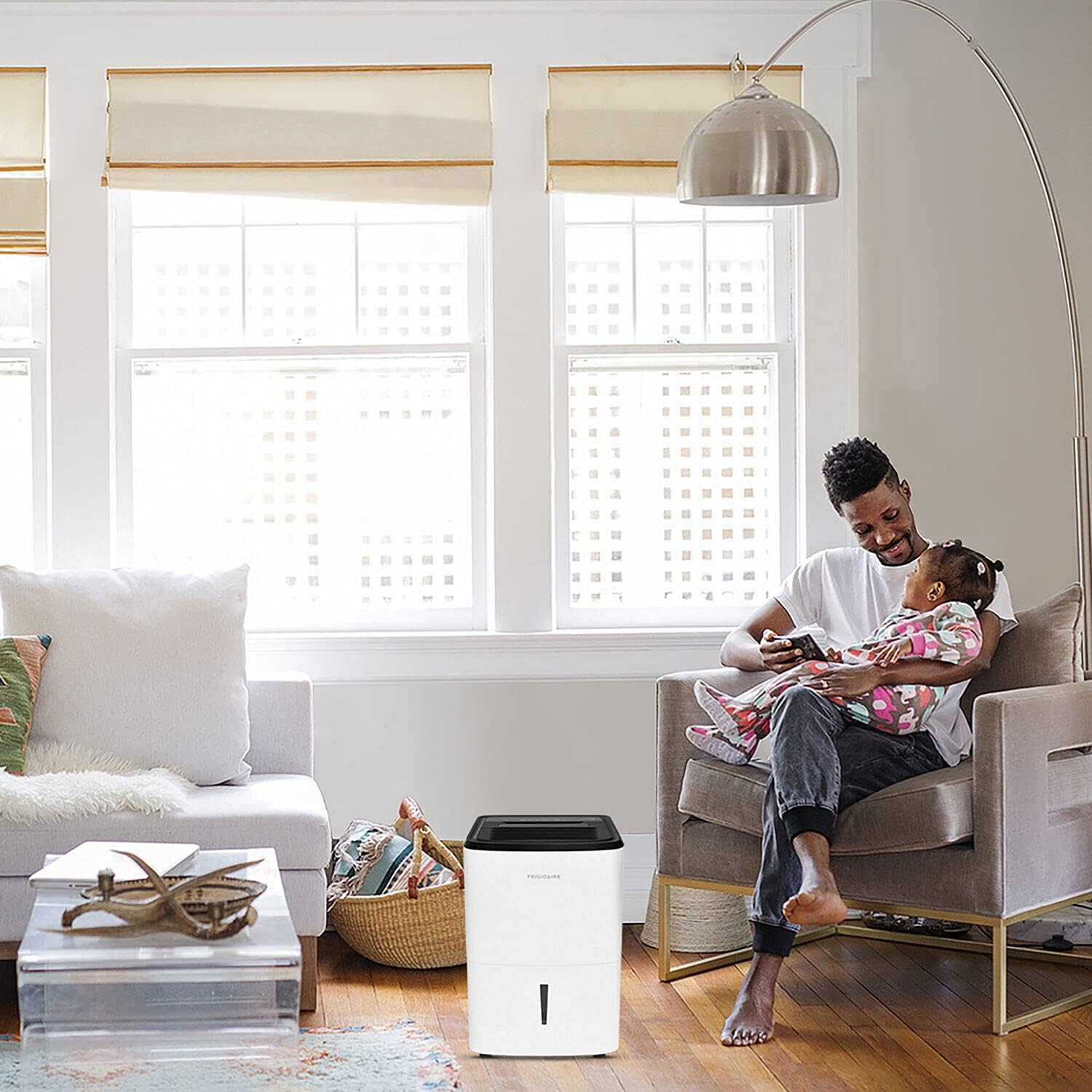 FRIGIDAIRE – Déshumidificateur Energy Star de 50 chopines avec contrôle de l'humidité sans effort, blanc