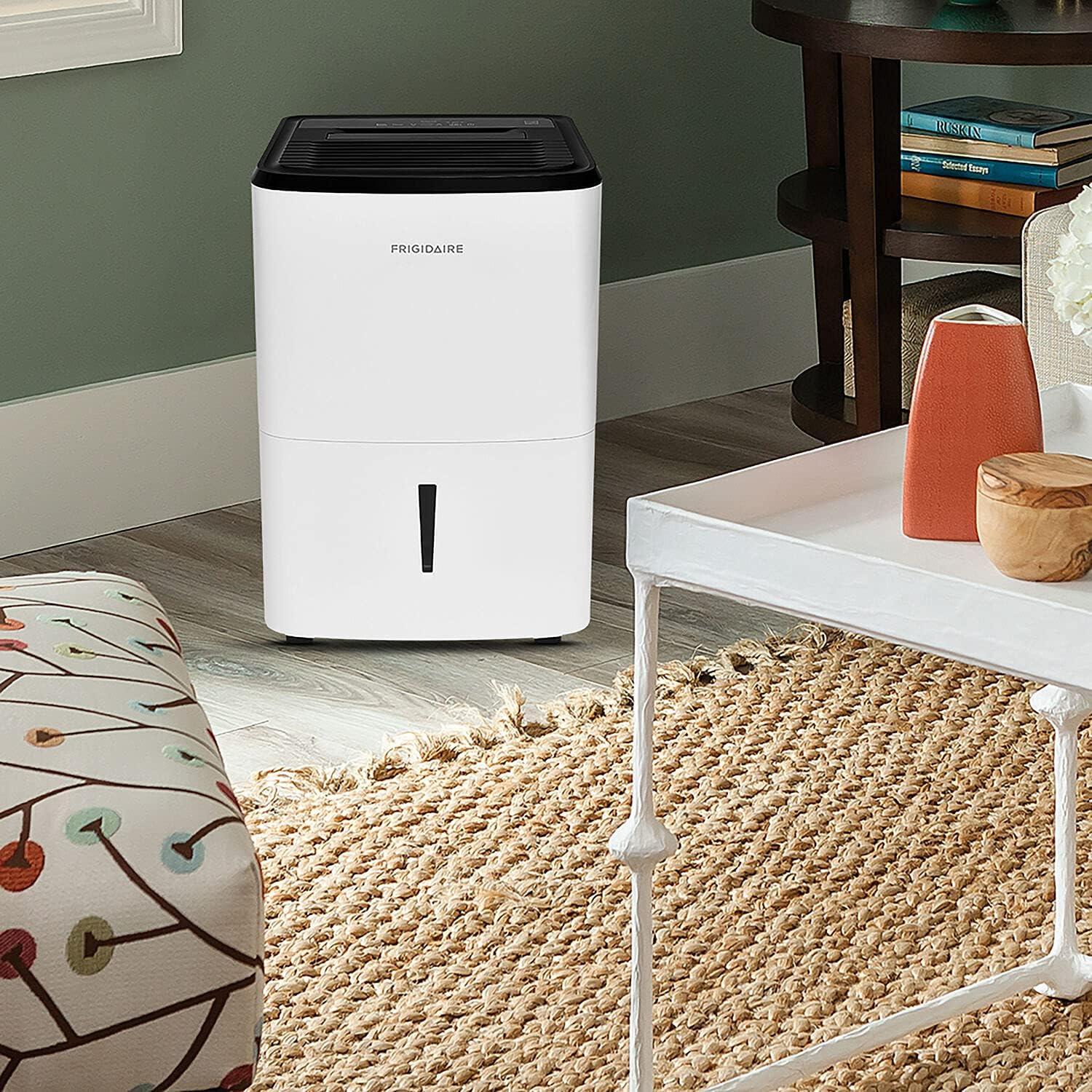 FRIGIDAIRE – Déshumidificateur Energy Star de 50 chopines avec contrôle de l'humidité sans effort, blanc
