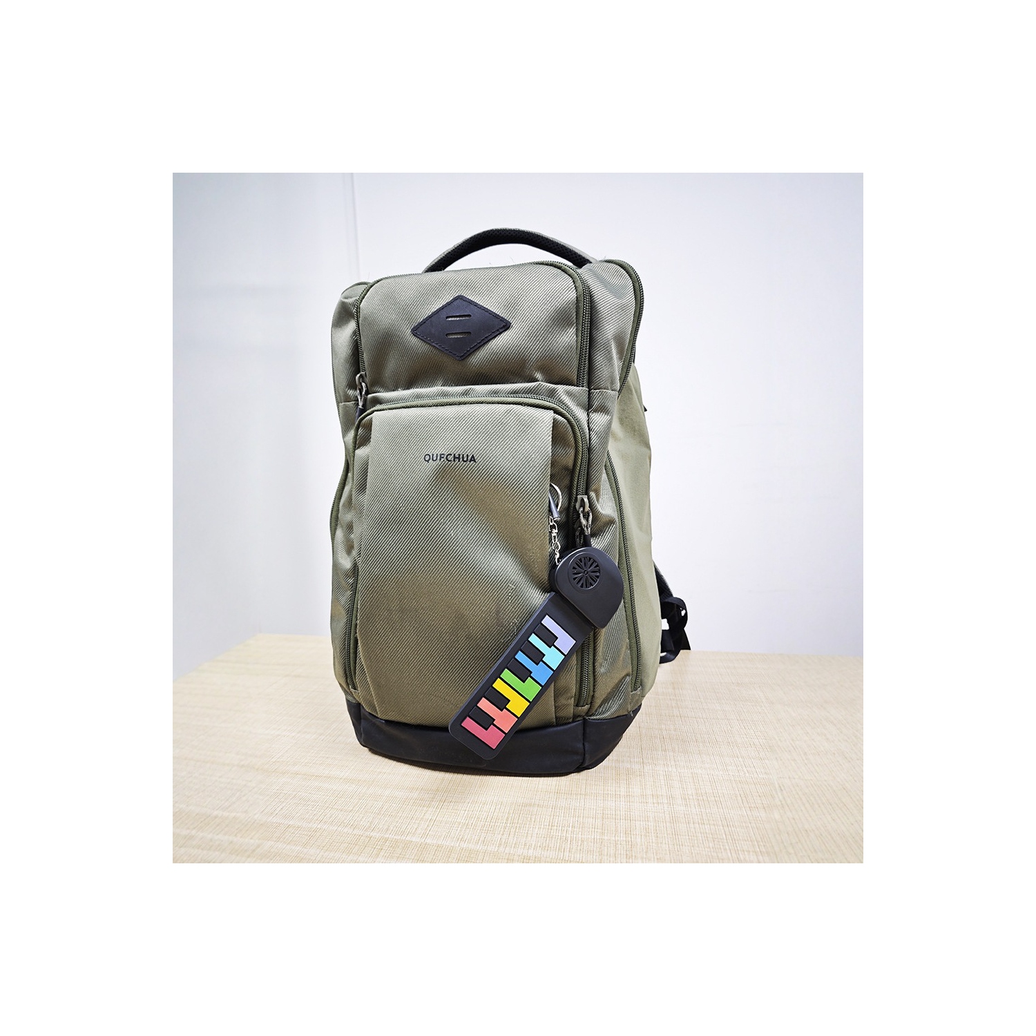 Mini guitare arc-en-ciel, instrument de pratique de bureau enroulé à la main, piano à percussion à main pliable en silicone