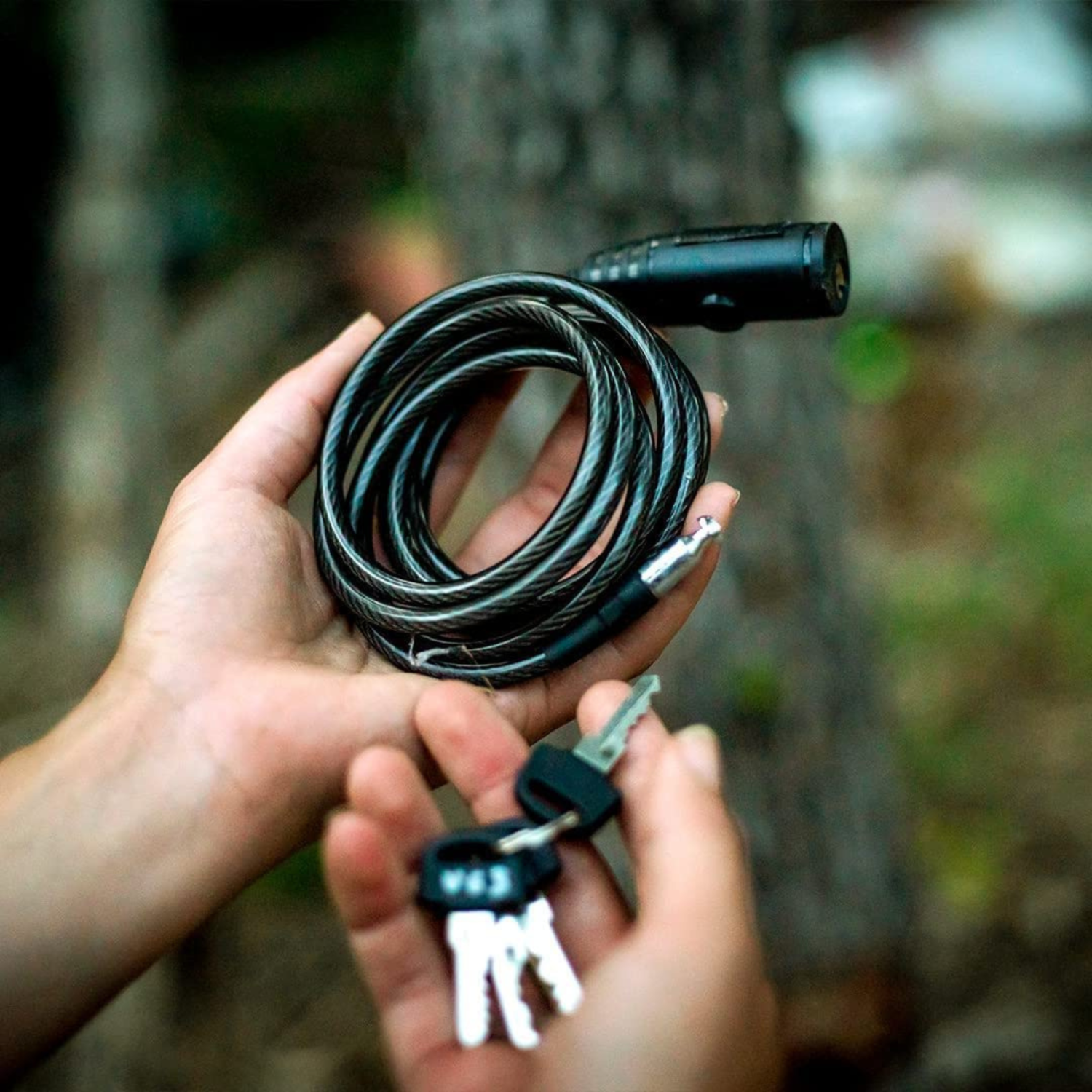 Caméra de surveillance SPYPOINT CLM-6FT de six pieds avec câble de verrouillage enduit et câble de verrouillage en acier et toutes les caméras