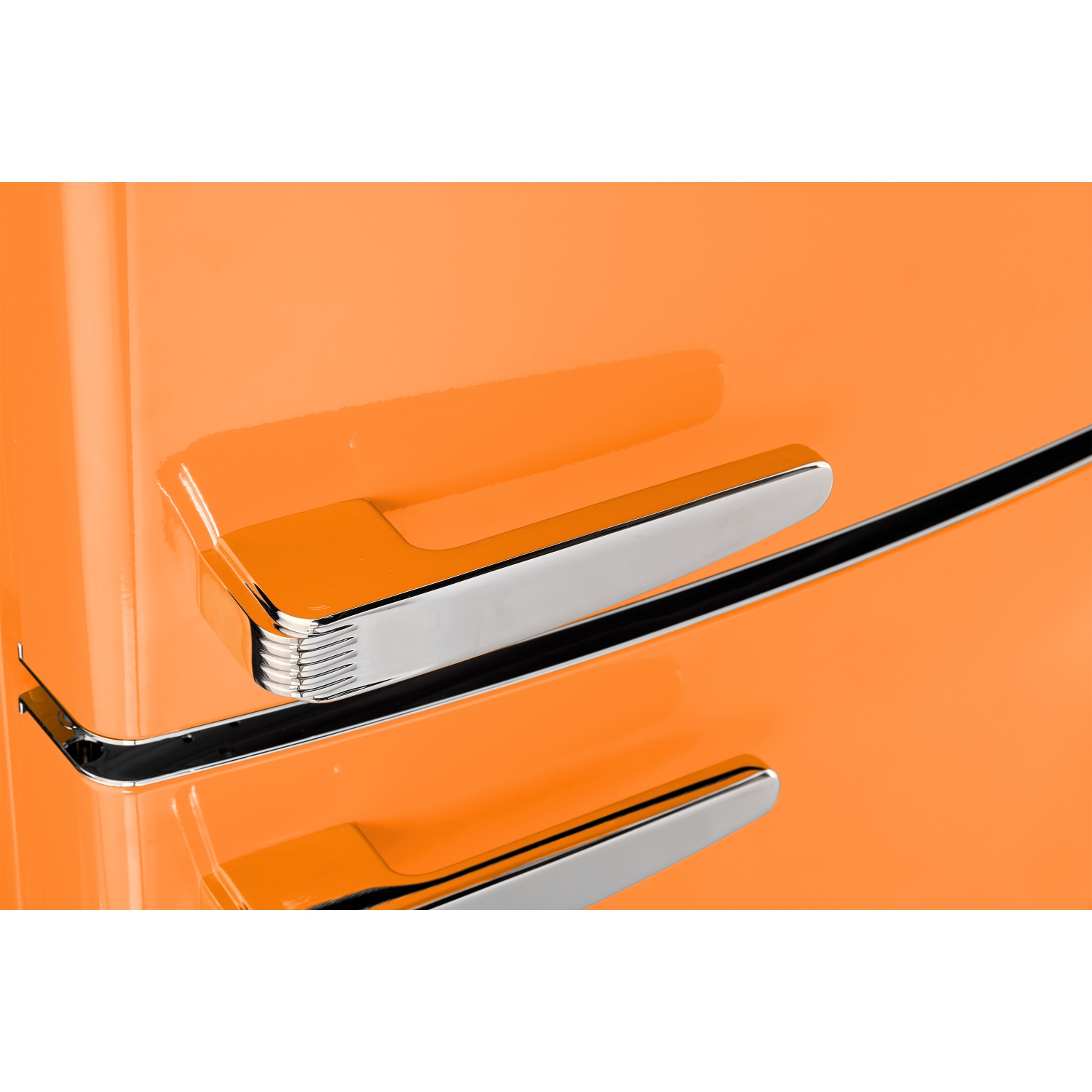 Réfrigérateur à congélateur inférieur rétro classique 16,7&nbsp;pi³ d'Unique Appliances - Orange crémeux, Energy Star