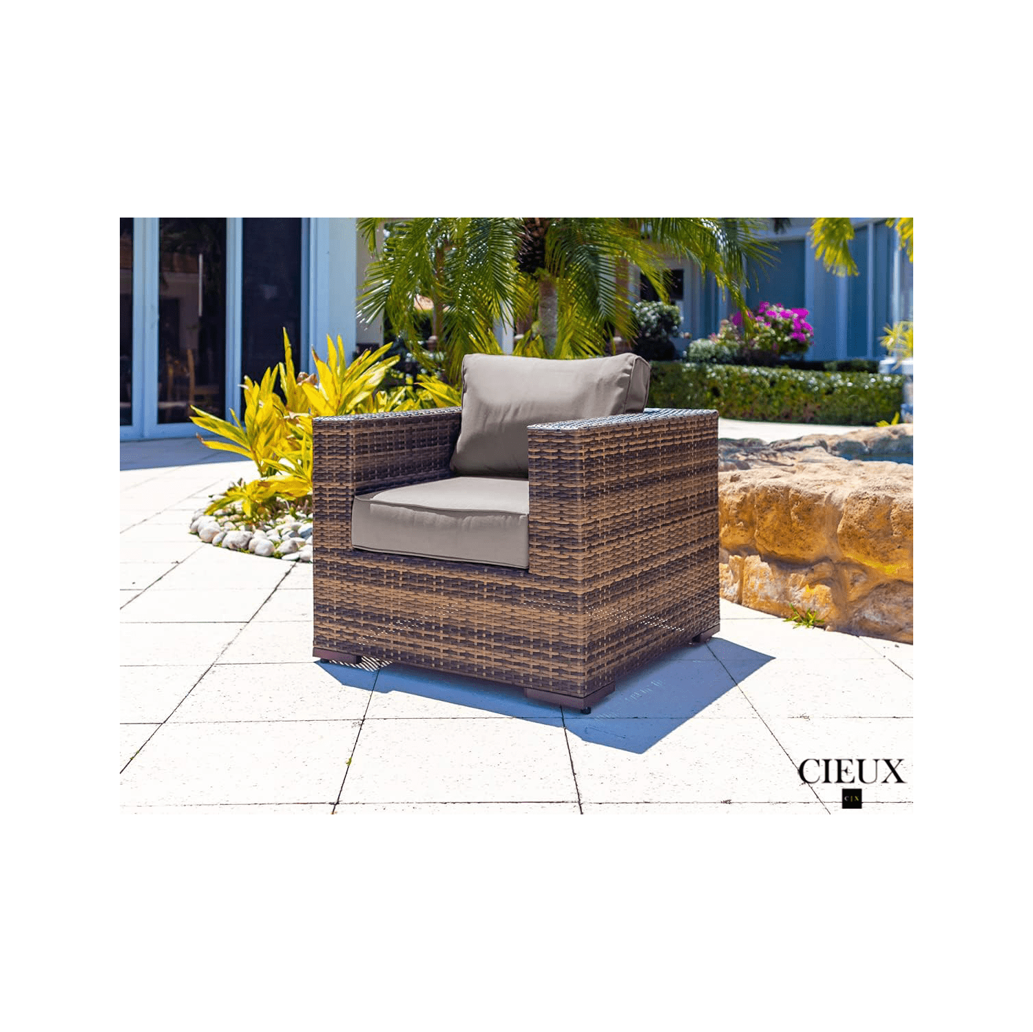 &nbsp;&nbsp;Ensemble patio extérieur en osier Canapé, fauteuil club et table basse de CIEUX, brun, coussins en toile taupe Sunbrella