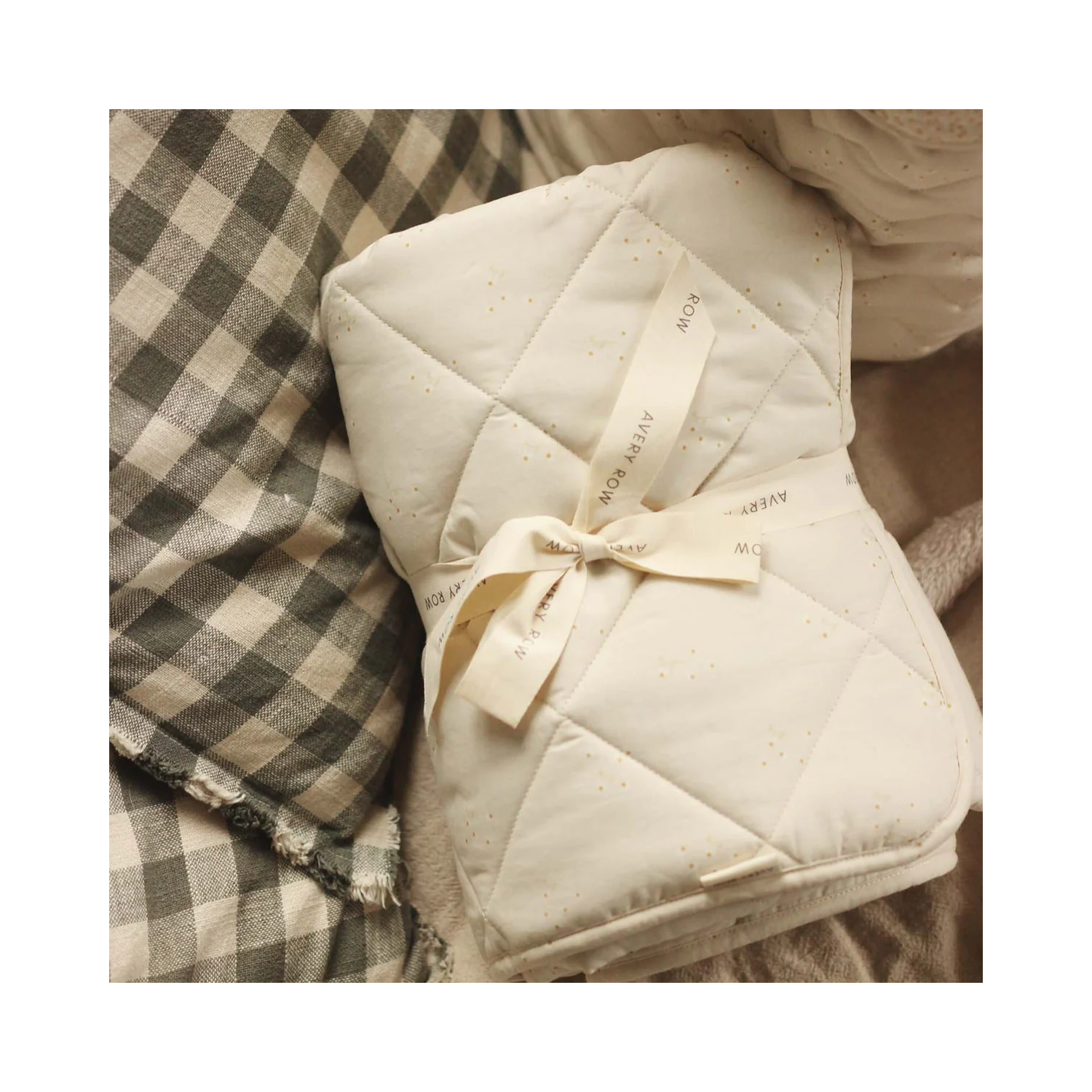 Avery Row - Stay & Play Mat - Wild Chamomile