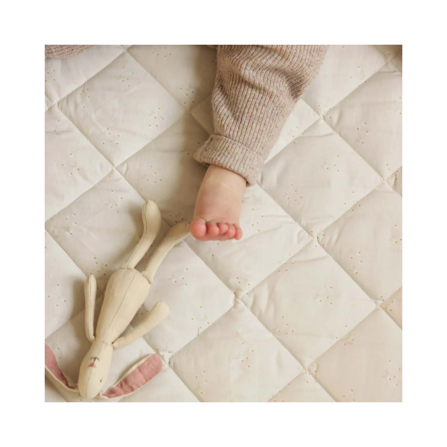 Avery Row - Stay & Play Mat - Wild Chamomile