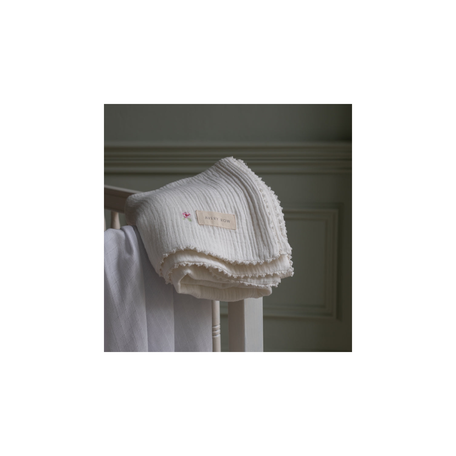 Avery Row - Embroidered Muslin blanket - Anemone
