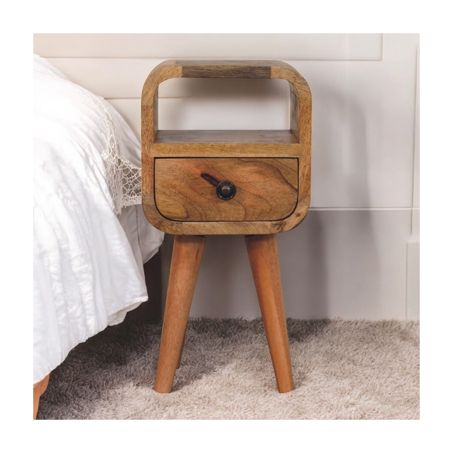 Meuble de chevet en bois massif à fentes ouvertes très petit chêne d'Artisan Furniture