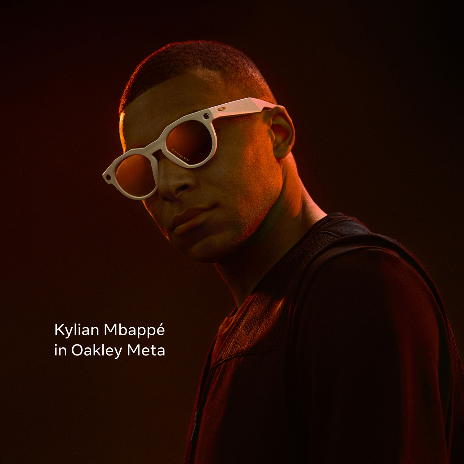 Lunettes intelligentes HSTN Meta d'Oakley avec intelligence artificielle, photo, vidéo, audio et assistant vocal - Gris chaud/Rubis Prizm