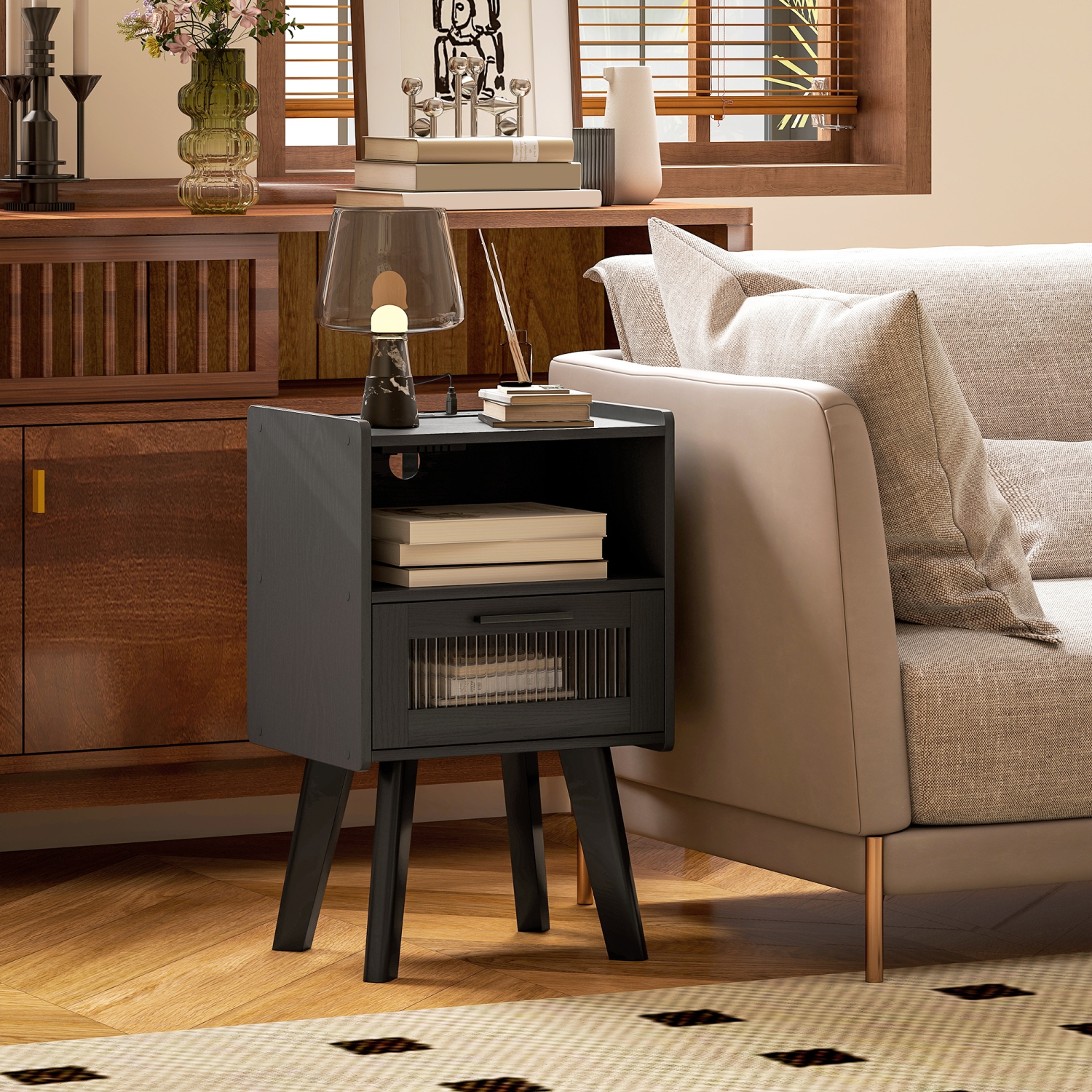 Ensemble de 2 tables de chevet modernes de HOMCOM avec station de recharge, table de chevet avec porte décorative en verre, table d'appoint avec