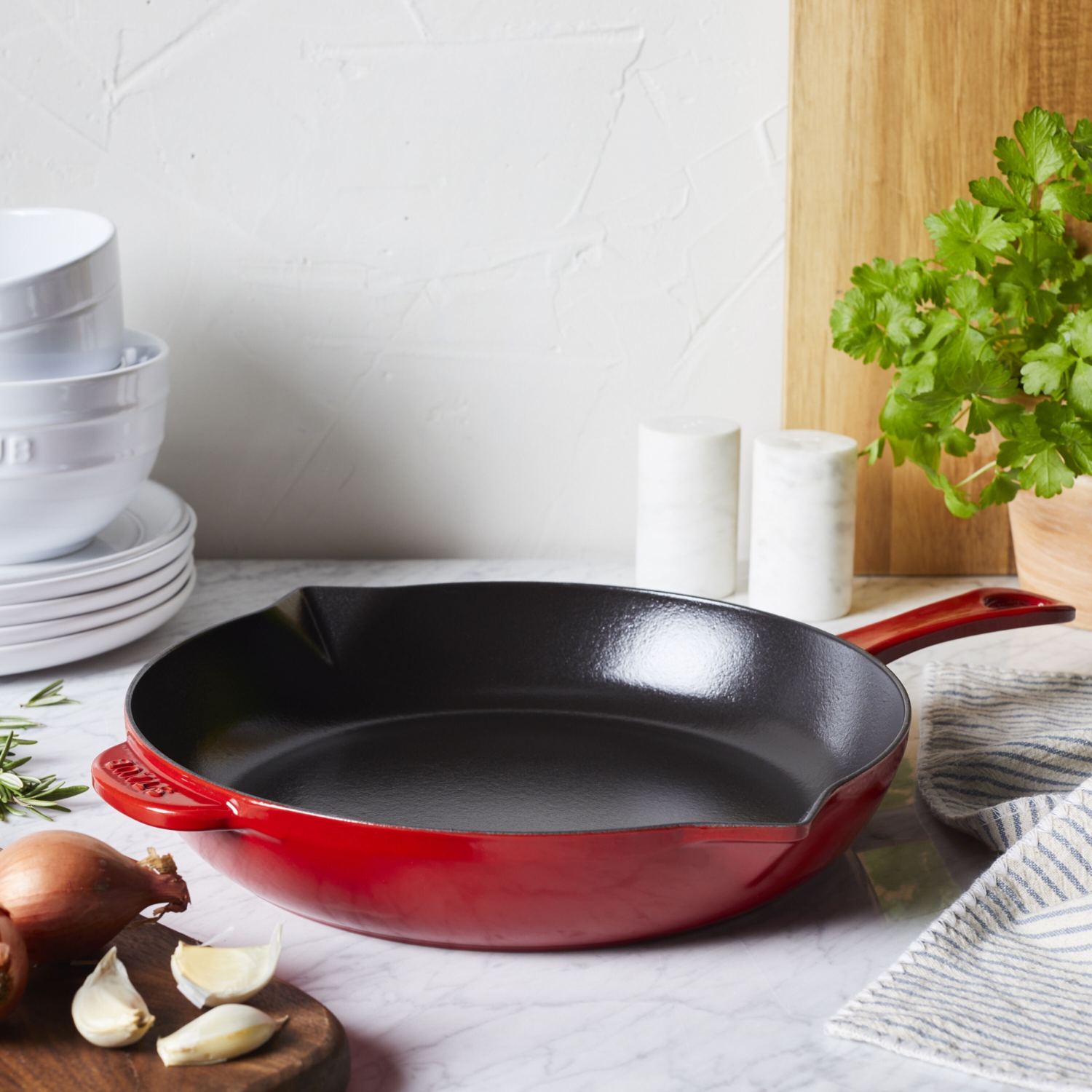 STAUB Pans 26 cm / 10 inch Cast Iron Frying Pan, Cherry