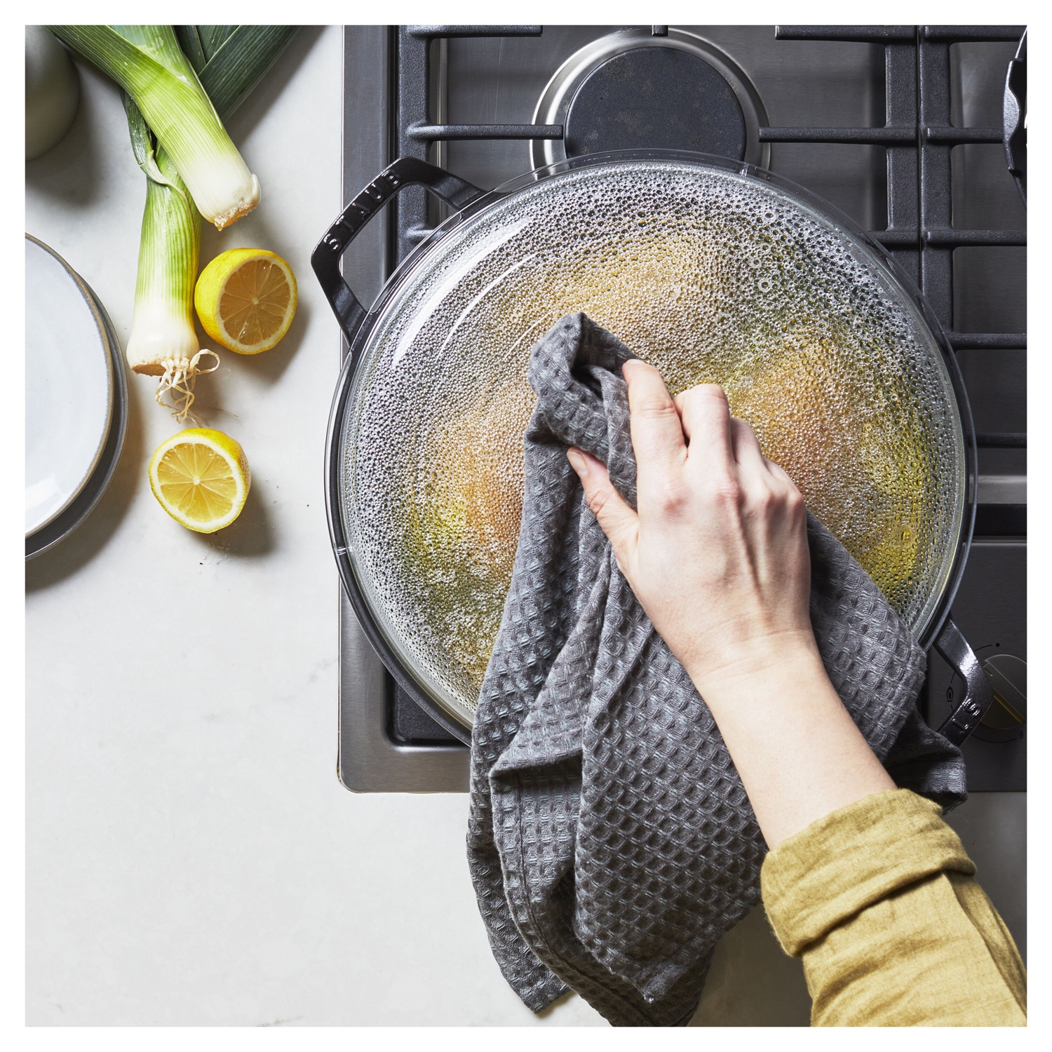 Braisière/sauteuse ronde en fonte 3,5&nbsp;L DE STAUB Braisers, graphite-gris