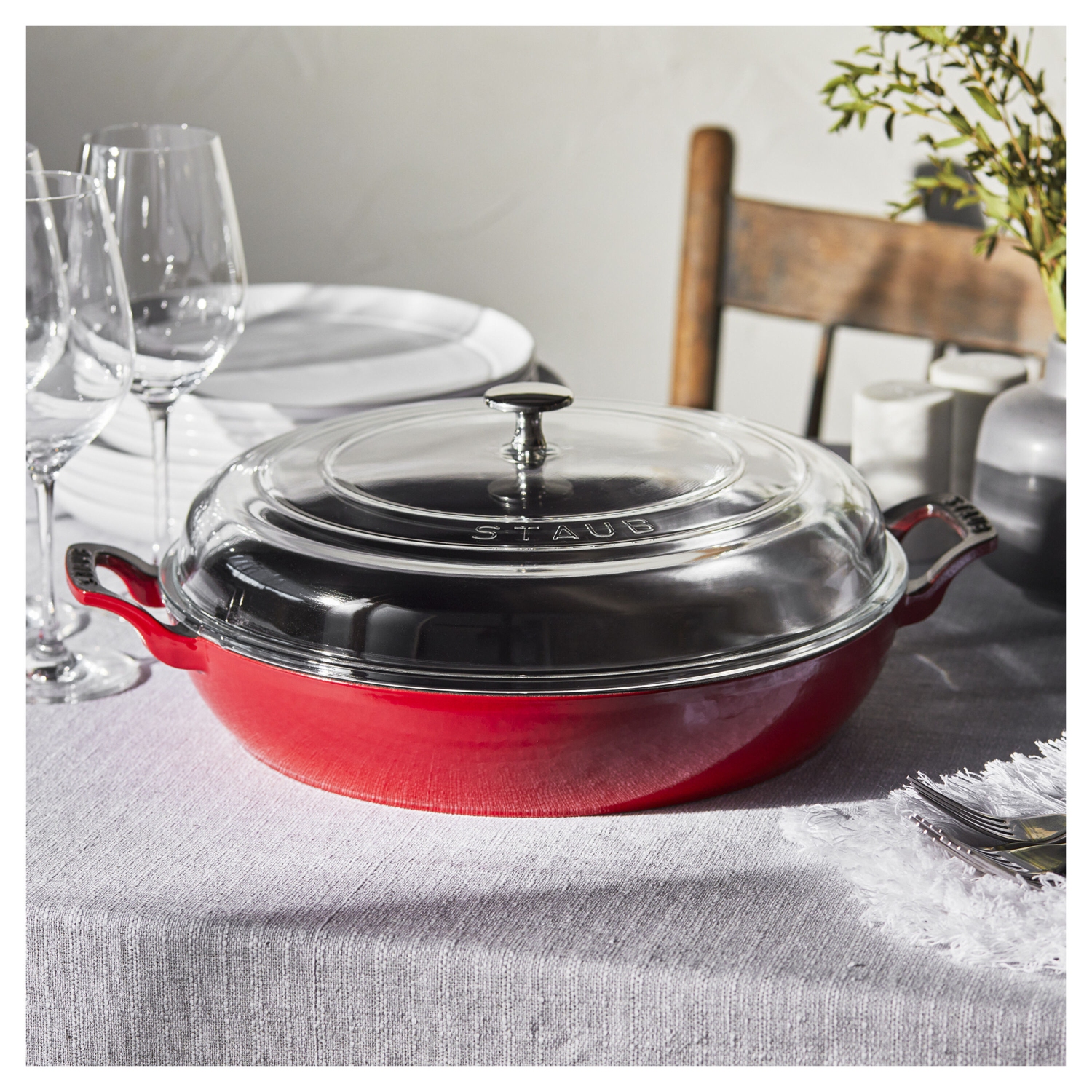 STAUB – Braisière/sauteuse ronde en fonte 3,5 L, cerise