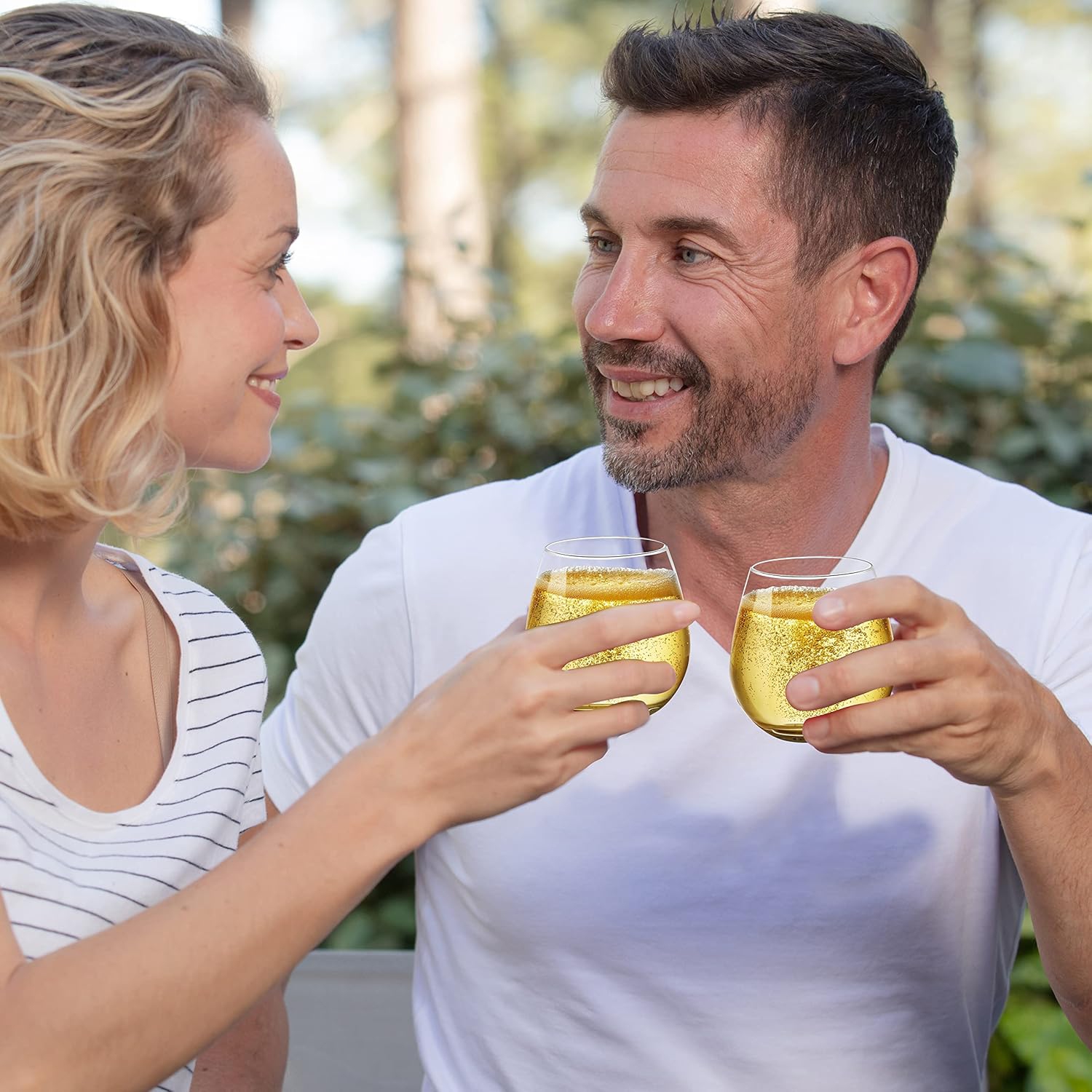 NutriChef 15oz Stemless Wine Glasses - Set of 8 Ultra Thin Elegant Red & White Wine Clear Crystal Glass Drinkware, Lead-Free, Hand Blown Seamless