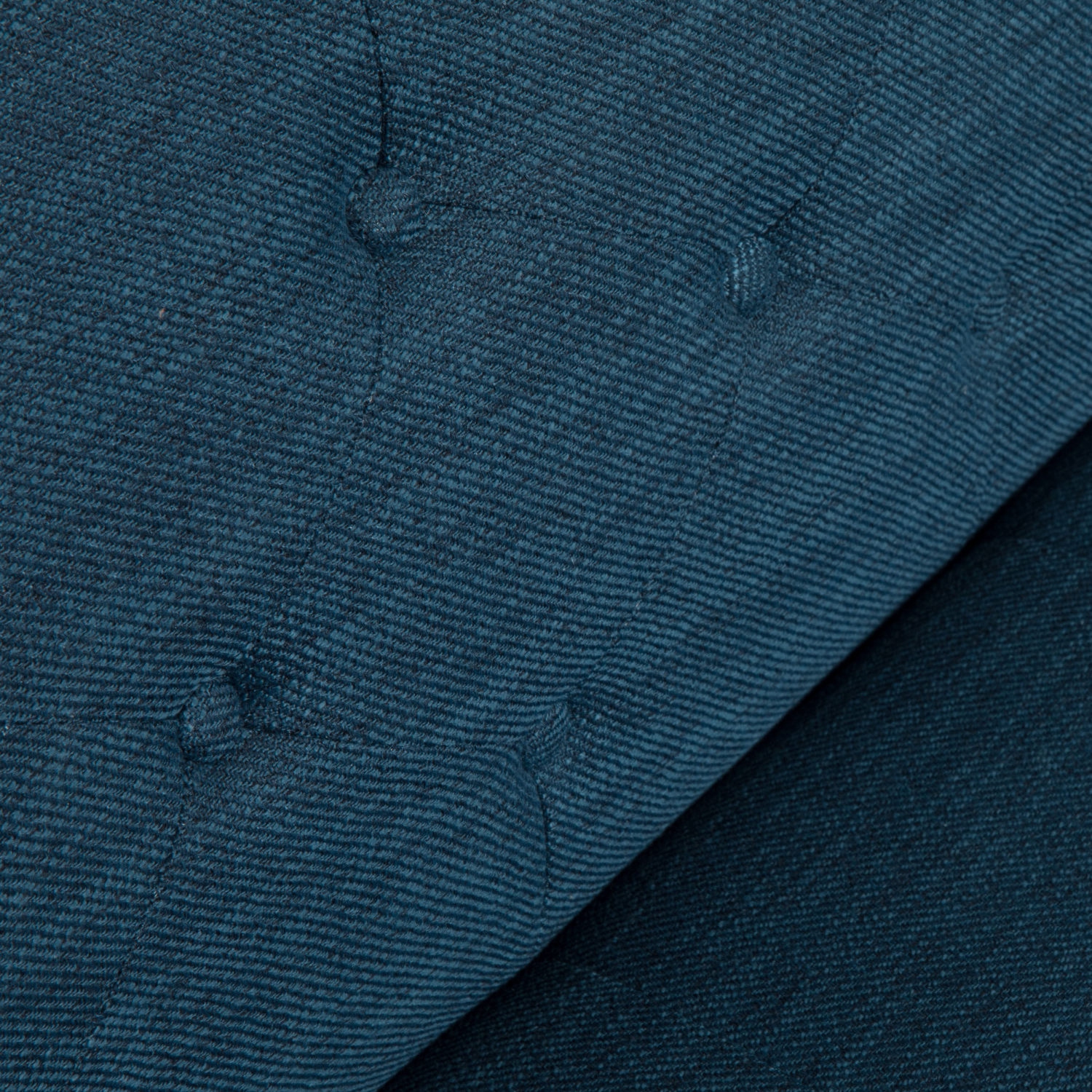 Sofa moderne en tissu capitonné Aidan Mid-Century