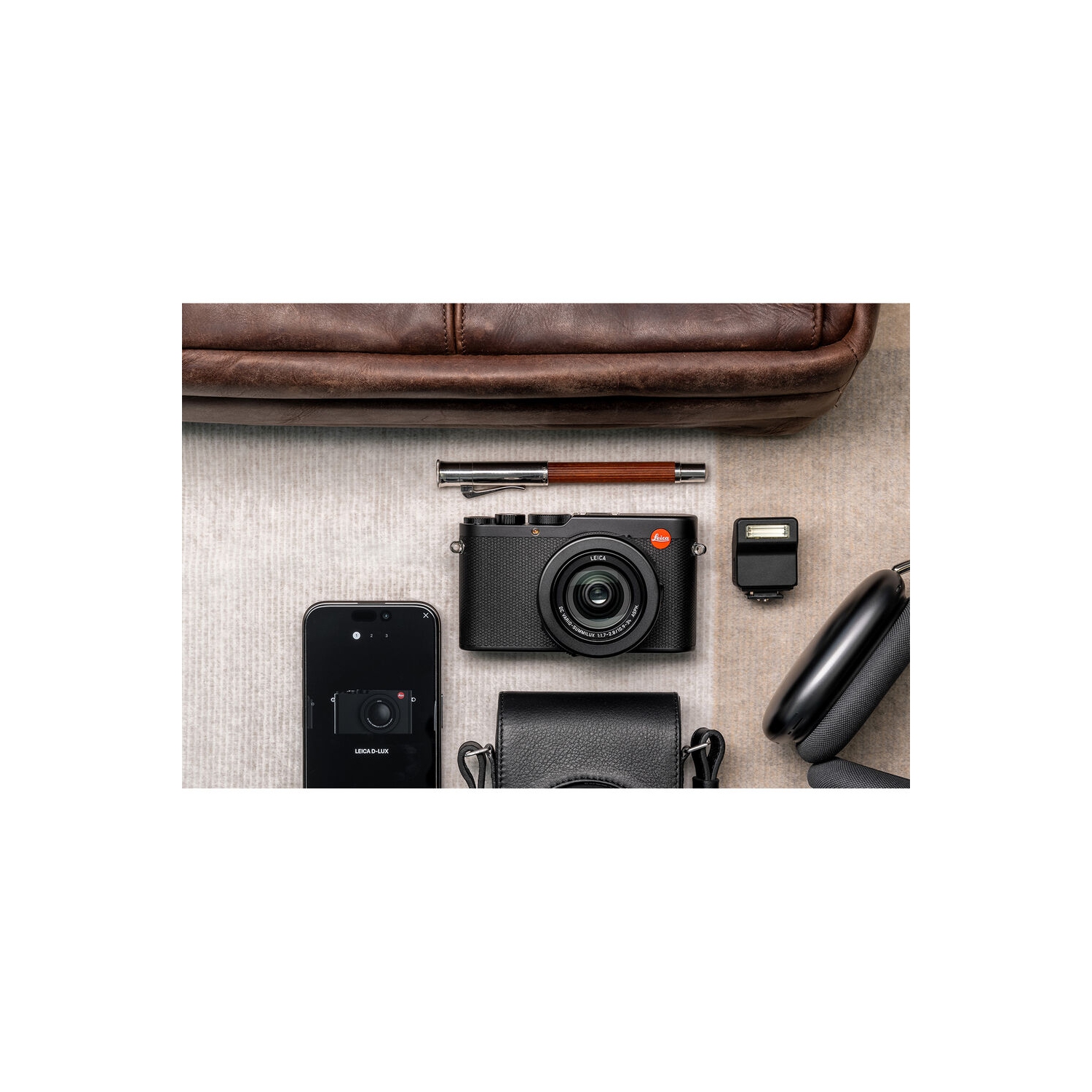 Leica D-Lux 8 Compact Digital Camera 17MP CMOS Sensor, 10.9-34mm f/1.7-2.8 Lens Bundle With 64GB Memory Card + Corel Photo, Video, & Art Suite Deluxe