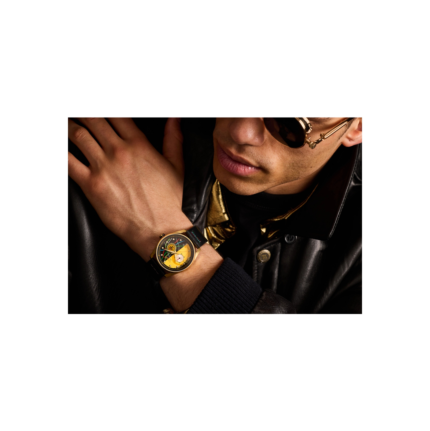 Montre homme Star Wars Eco-Drive C-3Po boîtier inox doré bracelet cuir noir/cadran jaune 42 mm