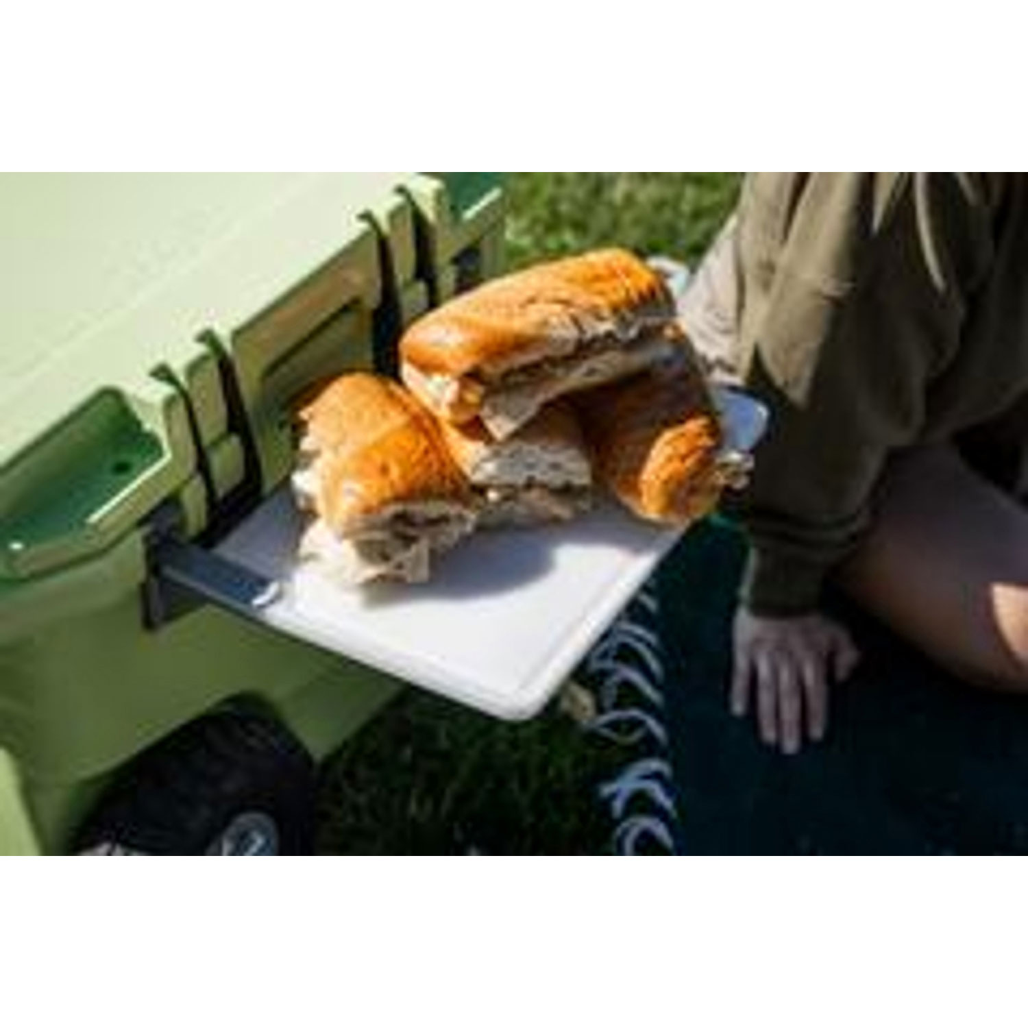 Glacière à parois rigides sur roues de 42,6 L RollR de RovR - Matcha