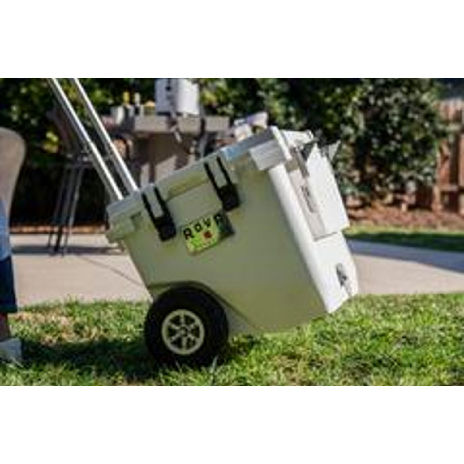 Glacière à parois rigides sur roues de 42,6 L RollR de RovR - Poudre