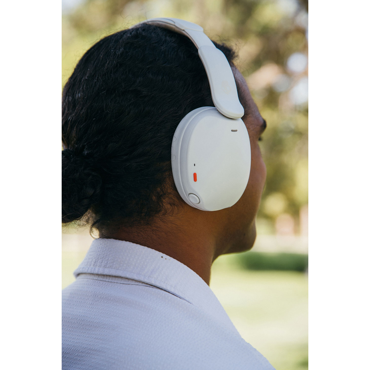 Skullcandy Hesh 360 Over-Ear Sound Isolating Bluetooth Headphones - Bone