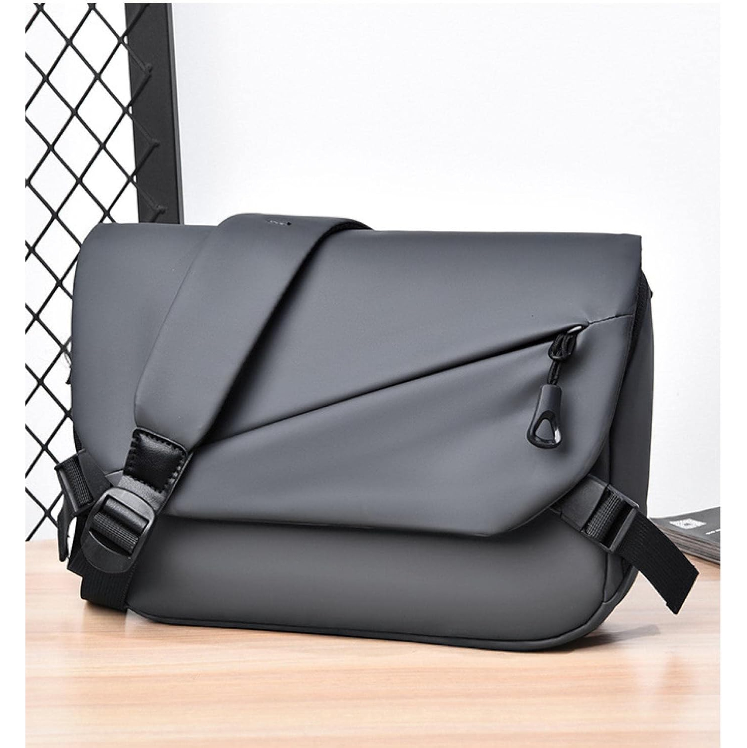 Crossbody bag, lightweight outdoor design + street fashion one-shoulder leisure, unisex crossbody bag waterproof large capacity - gray