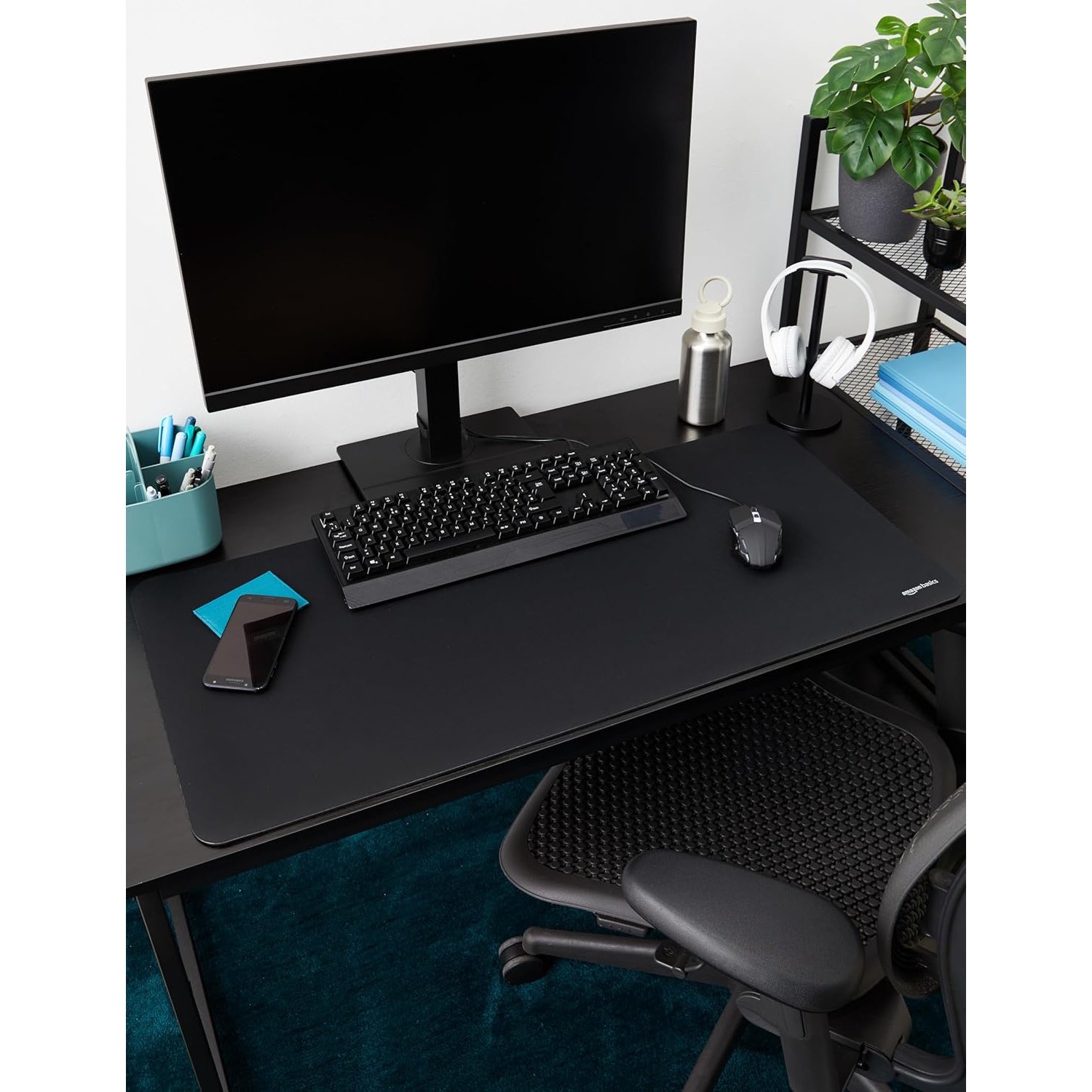 Amazon Basics Large Extended Gaming Computer Mouse Pad - Black