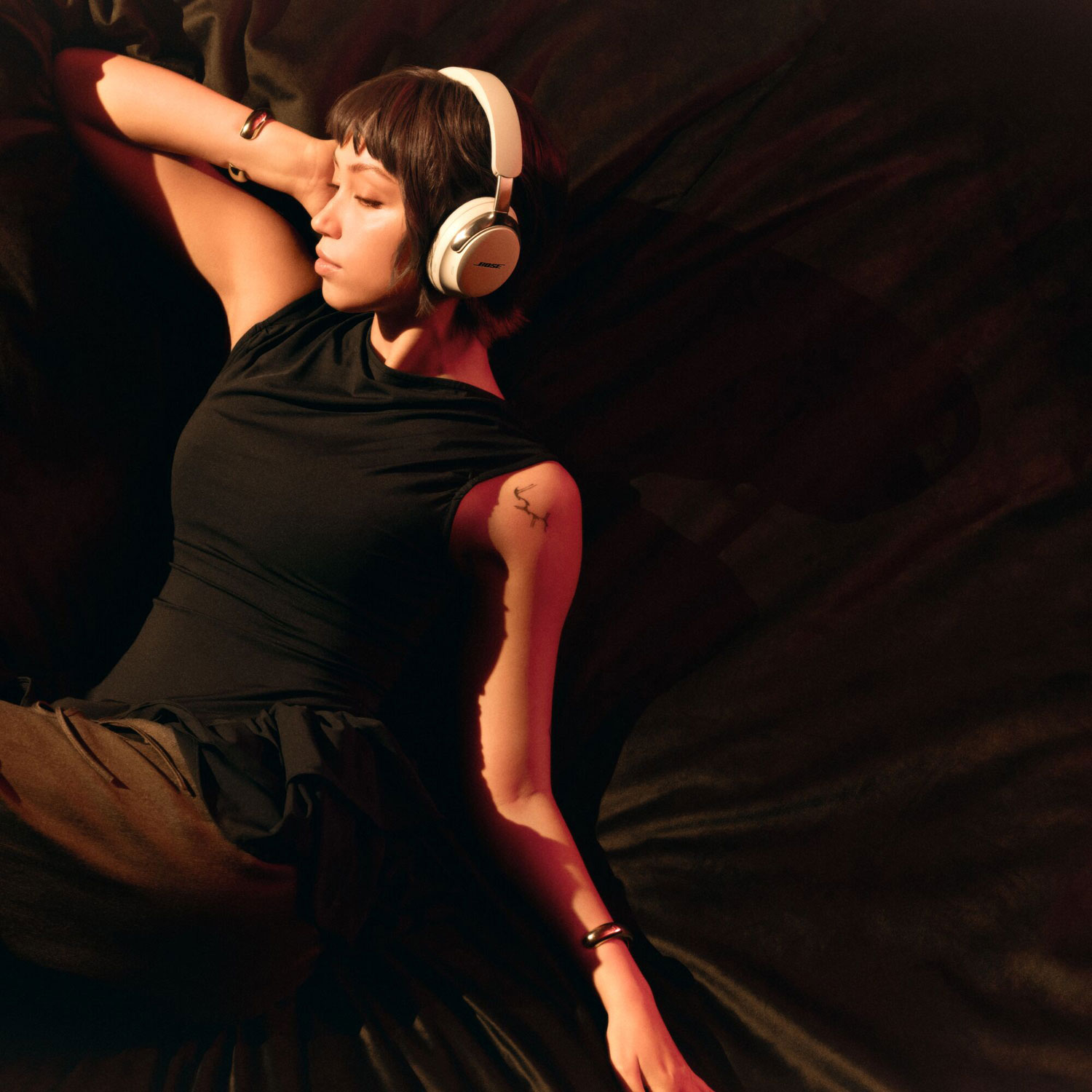 Casque d'écoute Bluetooth à suppression du bruit QuietComfort Ultra de Bose - Blanc