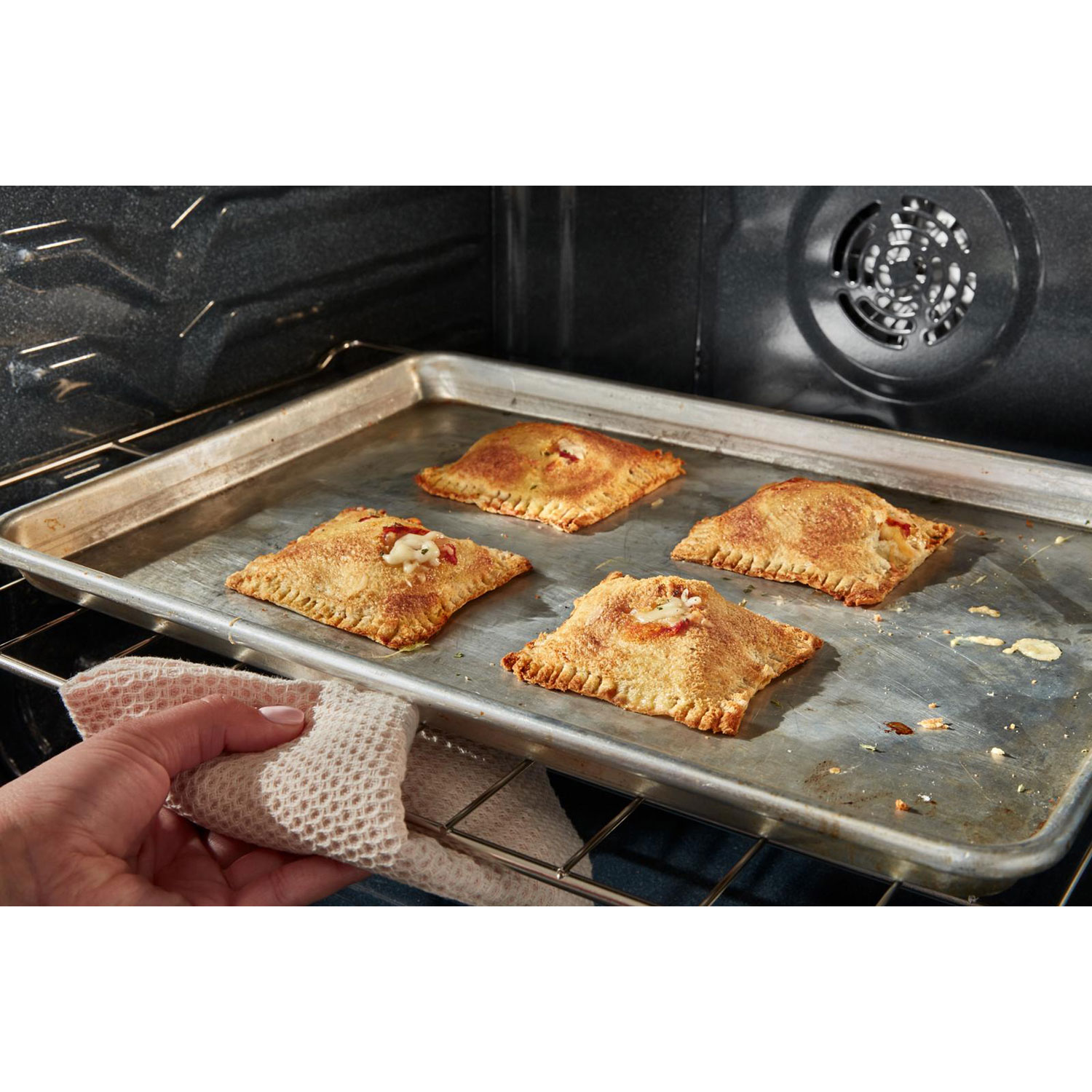 Whirlpool 30" 5.3 Cu. Ft. Fan Convection 5-Element Freestanding Electric Air Fry Range - Black