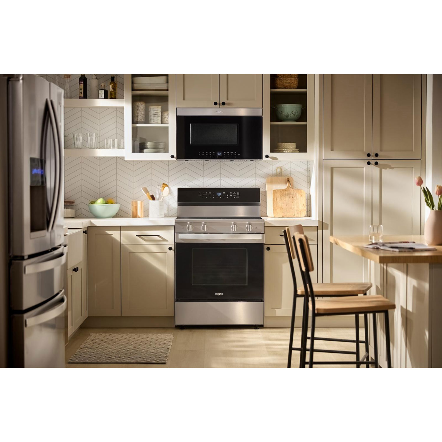 Cuisinière électrique autonome à 5 éléments avec convection véritable et friture à l'air 5,3 pi³ 30 po de Whirlpool - Acier inoxydable