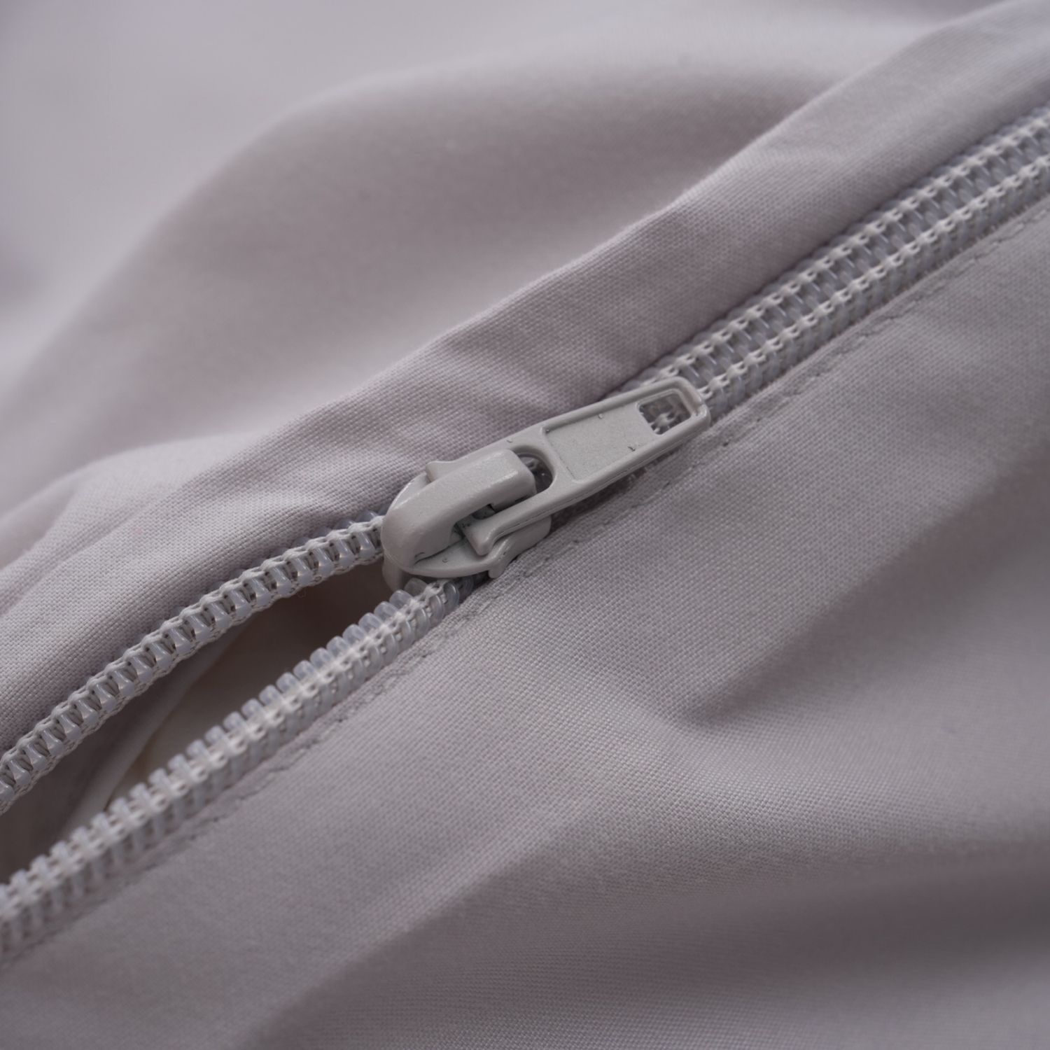 Ocean Fine Bedding Duvet Set; Queen, 300 TC, Soft, Breathable and Eco-Conscious, Silver