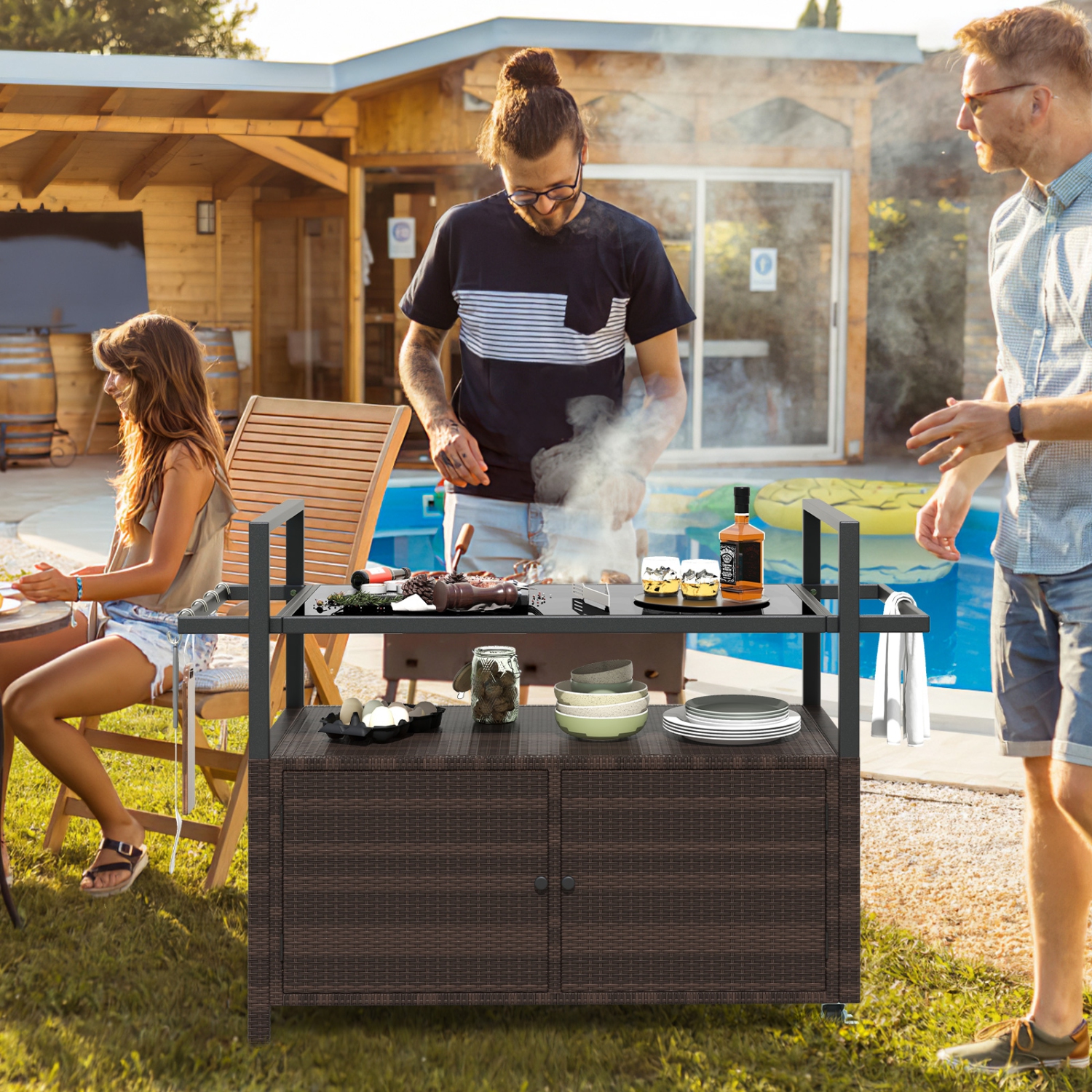 Chariot de service extérieur résistant aux intempéries avec armoire de rangement et crochets pour la piscine ou la terrasse