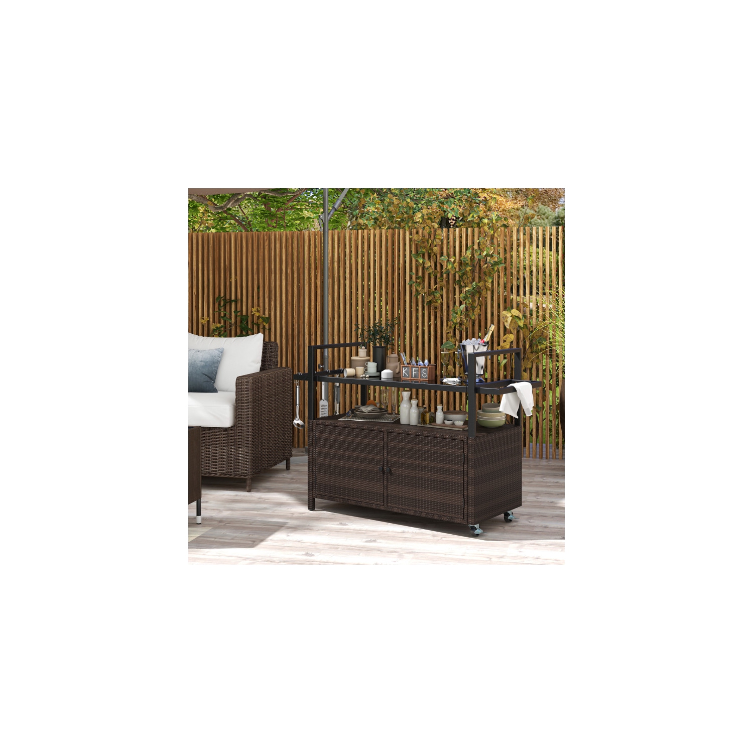 Chariot de service extérieur résistant aux intempéries avec armoire de rangement et crochets pour la piscine ou la terrasse