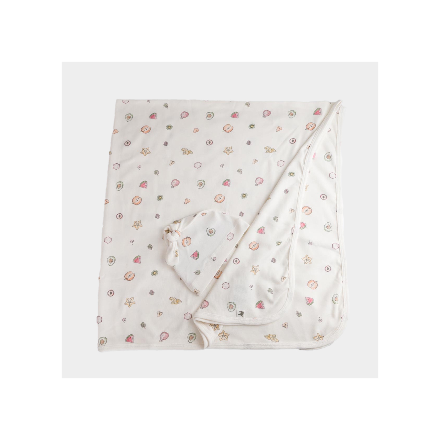 L'ensemble avec bonnet et et couverture en coton biologique de qualité supérieure d'Elk Baby