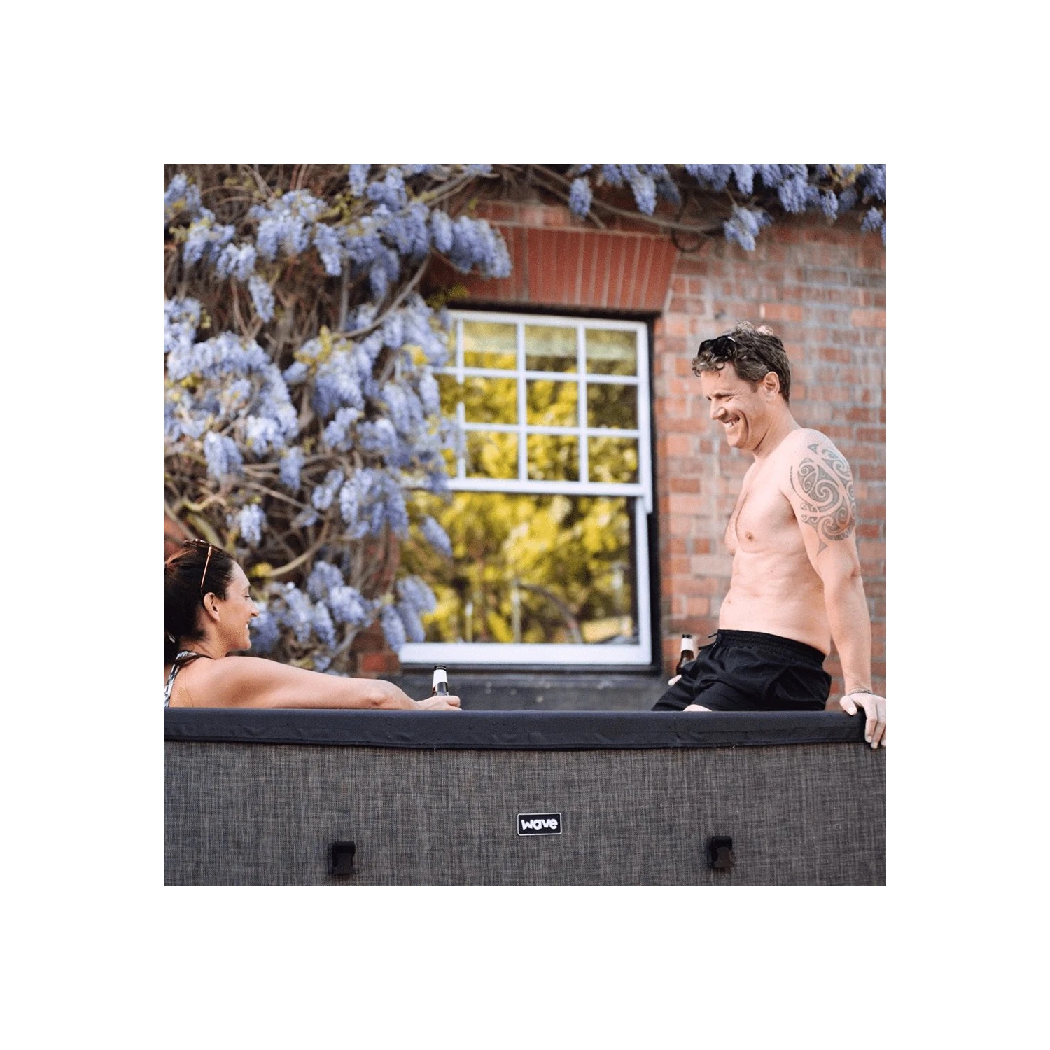 Garda | Spa en mousse écologique pour 6&nbsp;personnes | Carré | Chaufferette intégrée | Blanc galet