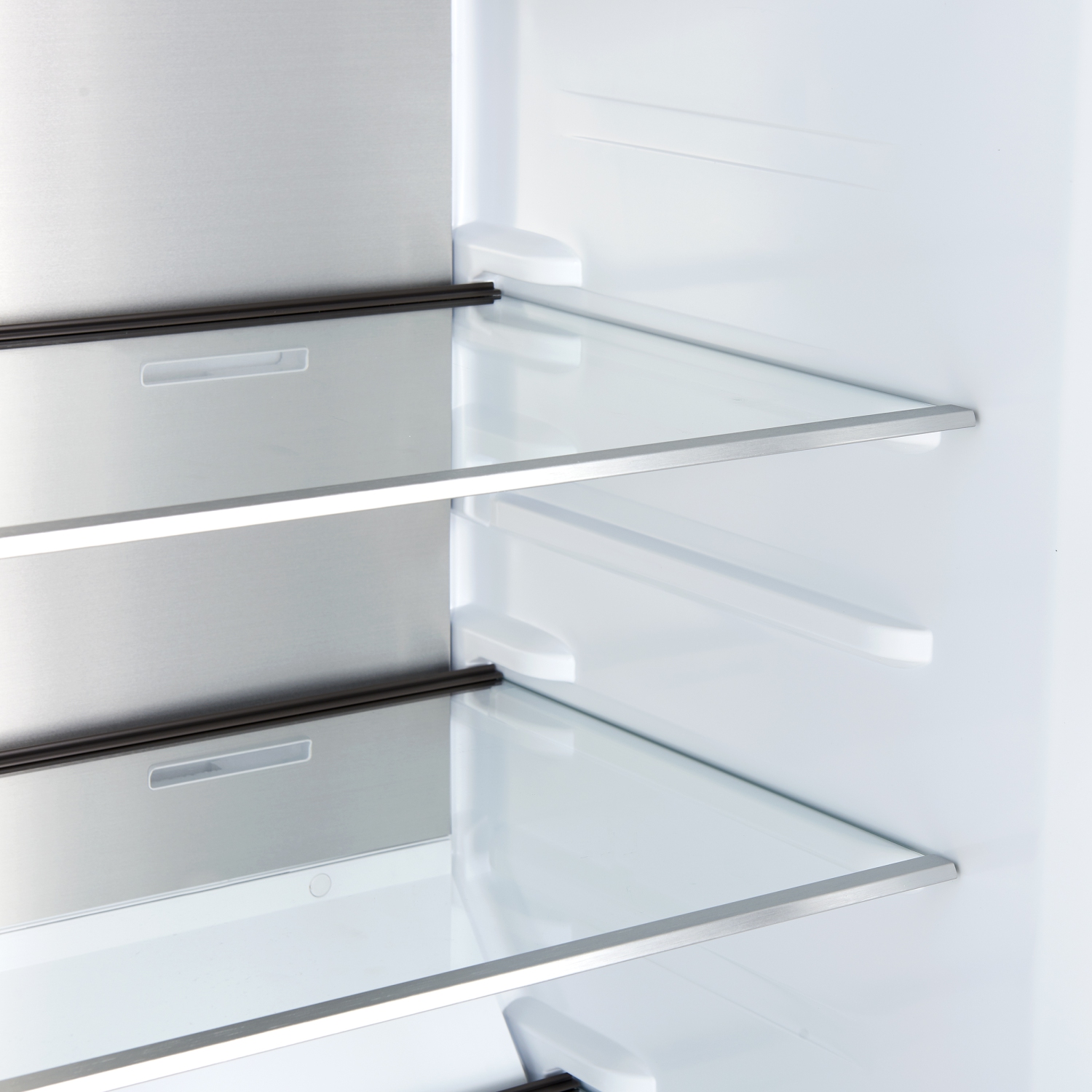 Forno – Réfrigérateur/congélateur convertible 28&nbsp;po MadPaderno, noir, poignée en laiton antique, 13,6&nbsp;pi³ Balançoire droite