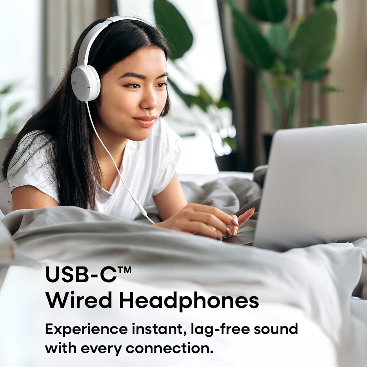 JVC – Écouteurs avec fil USB-C avec microphone – légers, confortables, pliables, blancs – HA-S33UC-W.