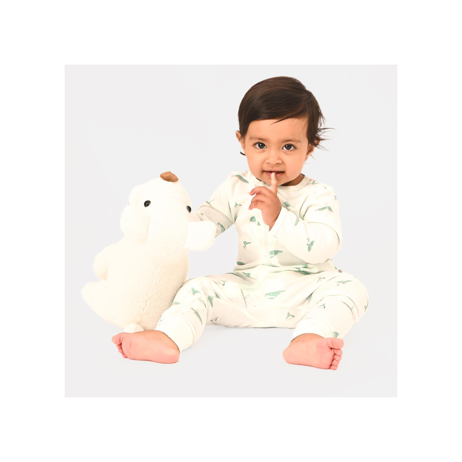 Le jouet à pieds côtelés en coton biologique Premium Play and Grow Whale d'Elk Baby