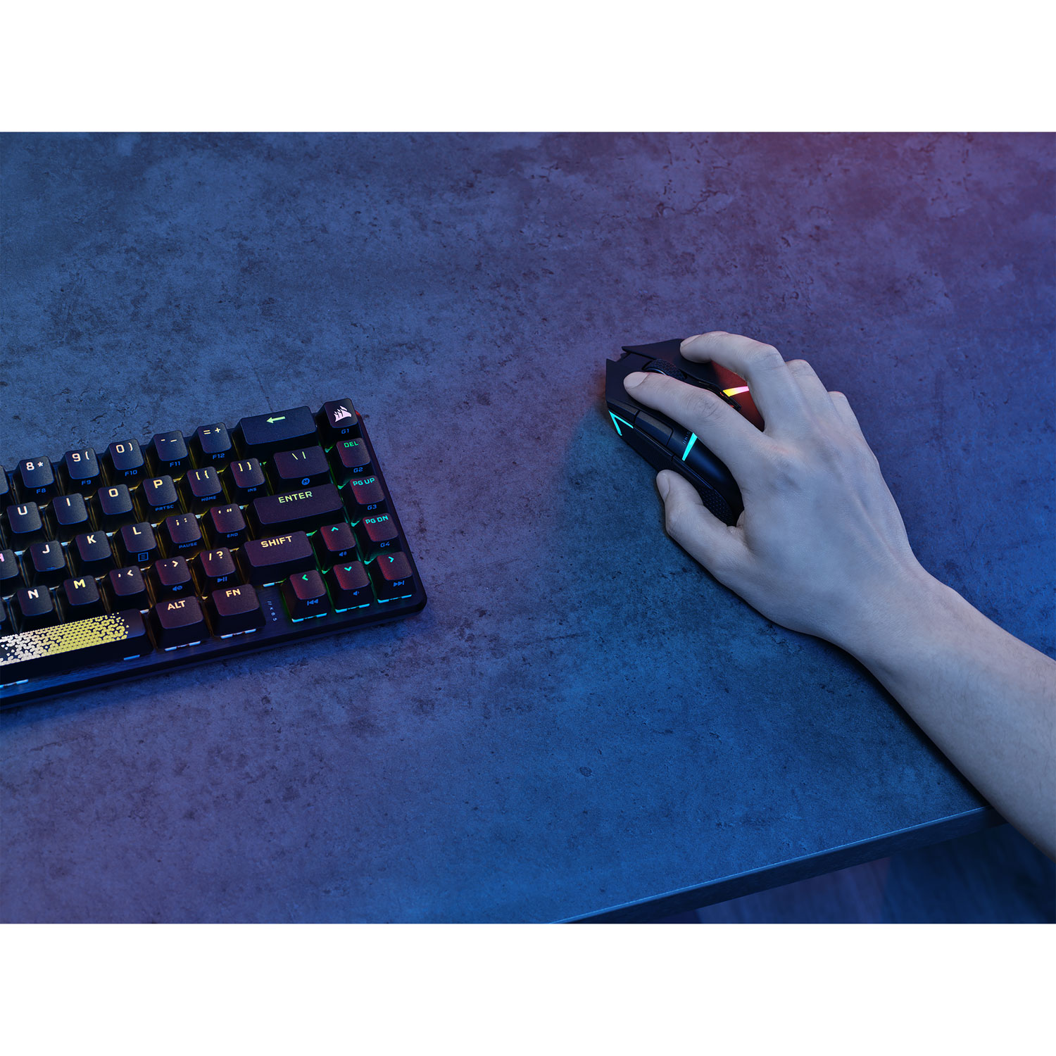 Souris de jeu optique sans fil de 26 000 ppp Nightsabre de Corsair - Noir