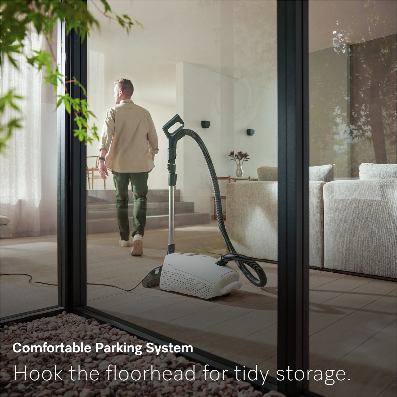 Aspirateur-traîneau Guard L1 de Miele | Aspirateur compact avec sac pour planchers durs et tapis à poil ras, performance d'ingénierie allemande |