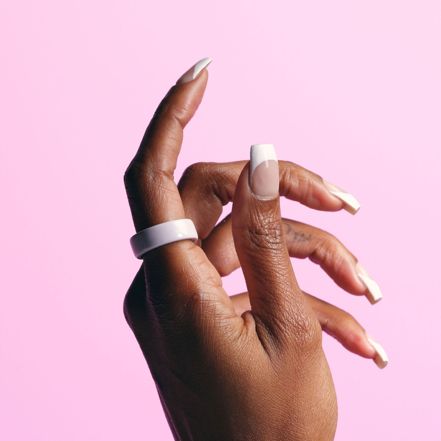 Anneau d'activité et de suivi du sommeil Oura Ring 4 en céramique - Pétale - Taille 14 - Partenariat exclusif de Best Buy