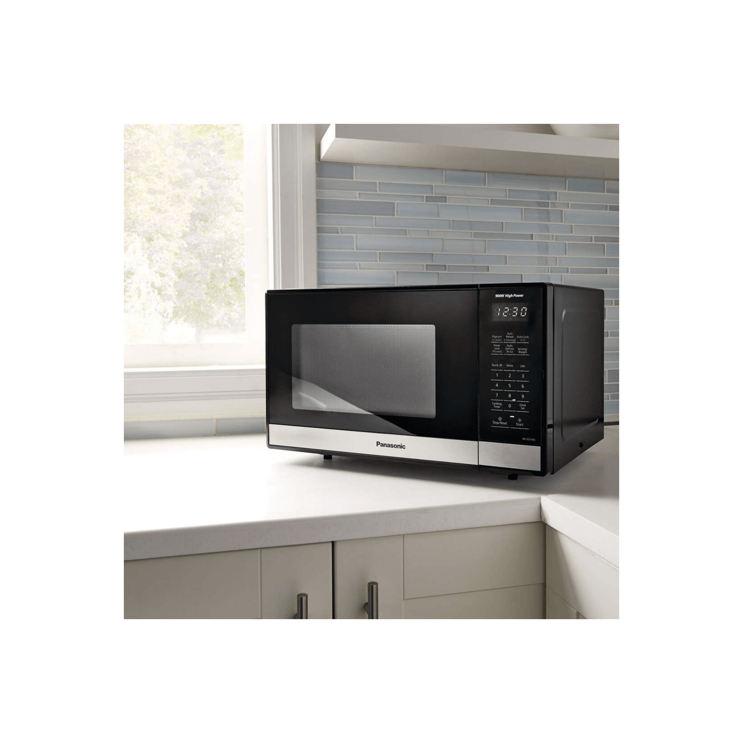 Four à micro-ondes de 0,9 pi3 NN-SG458S 900&nbsp;W de Panasonic avec Acier inoxydable noir remis à neuf