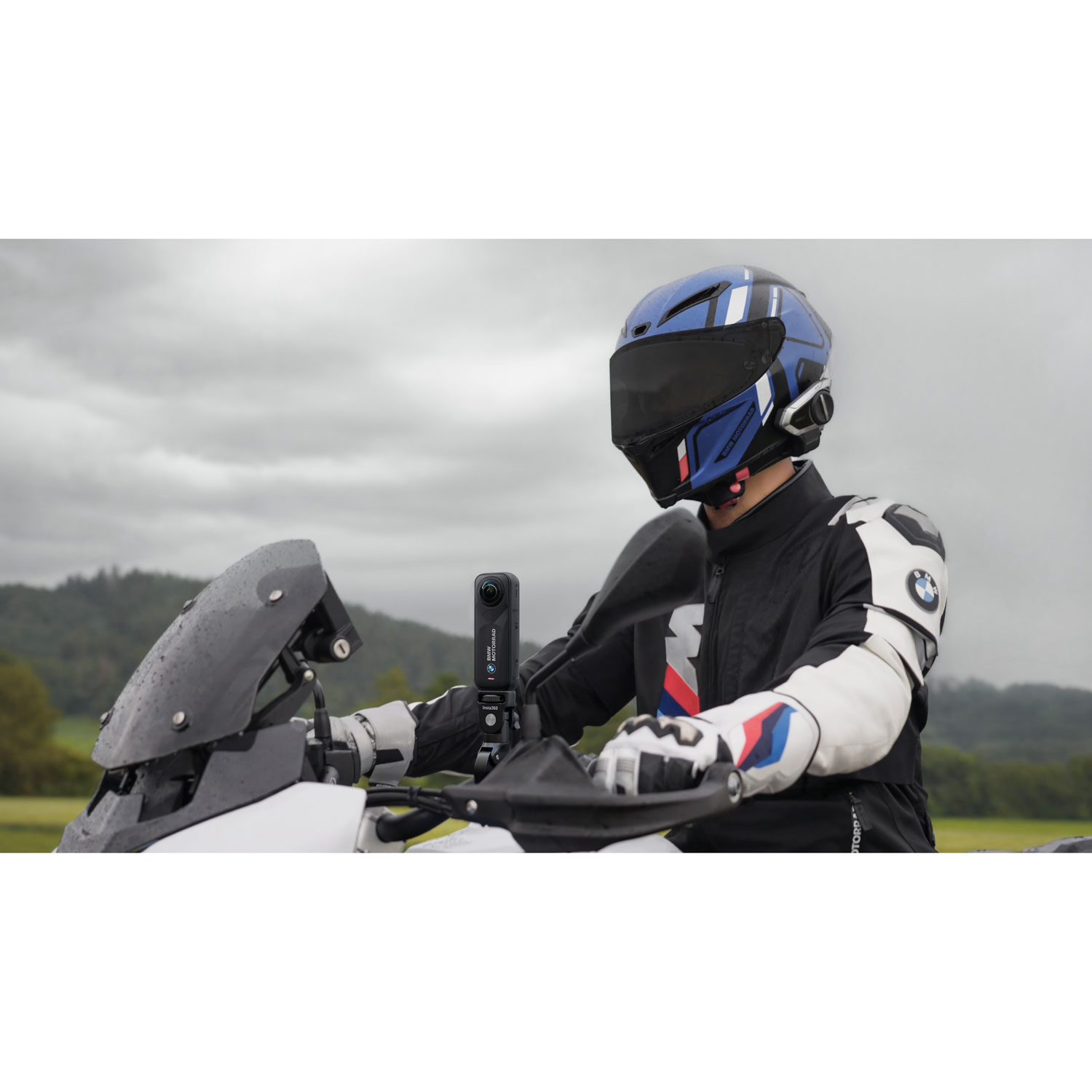 Caméra de sport étanche 8K 360° X5 édition BMW Motorrad d'Insta360 - Anglais