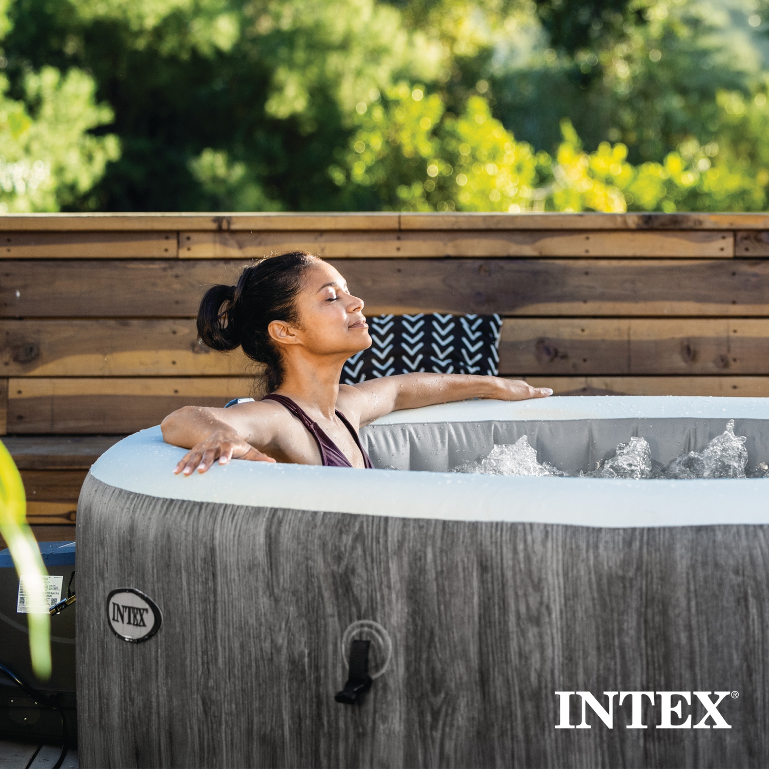 Intex – Ensemble de spa PureSpa Greywood de luxe, 170 jets à bulles avec couvercle, 85 x 28&nbsp;po