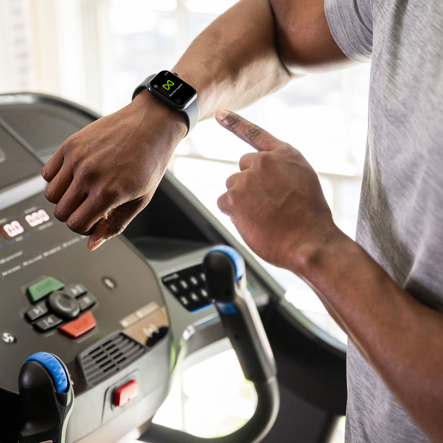 Tapis roulant repliable 7.0AT d'Horizon Fitness - Abonnement gratuit de 2 mois à JRNY*