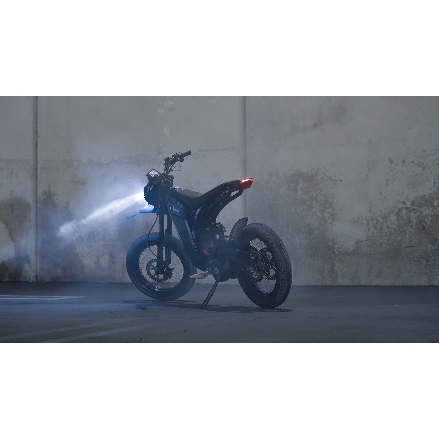 Solar E-Clipse 2.0 Electric Dirt Bike, 95 Kph Top Speed, 10000w Peak Motor, 120 KM Range