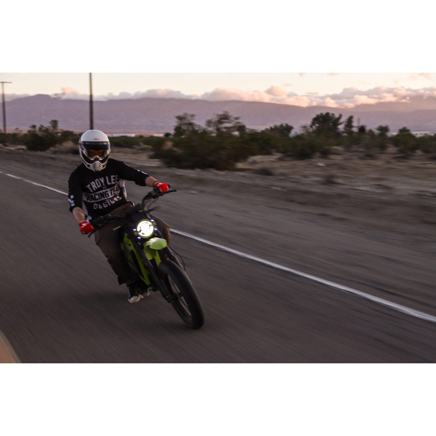 Solar E-Clipse 2.0 Electric Dirt Bike, 95 Kph Top Speed, 10000w Peak Motor, 120 KM Range