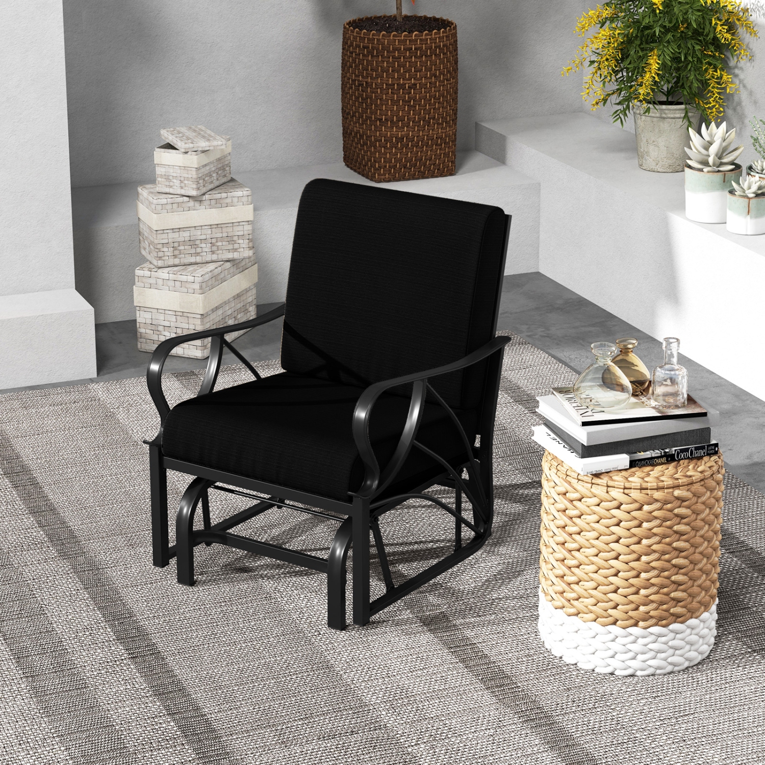 Chaise berçante confortable pour patio avec accoudoirs incurvés