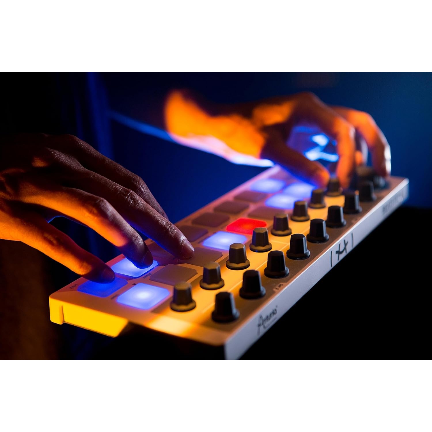 Contrôleur USB/MIDI/CV Beat Step et séquenceur d'Arturia